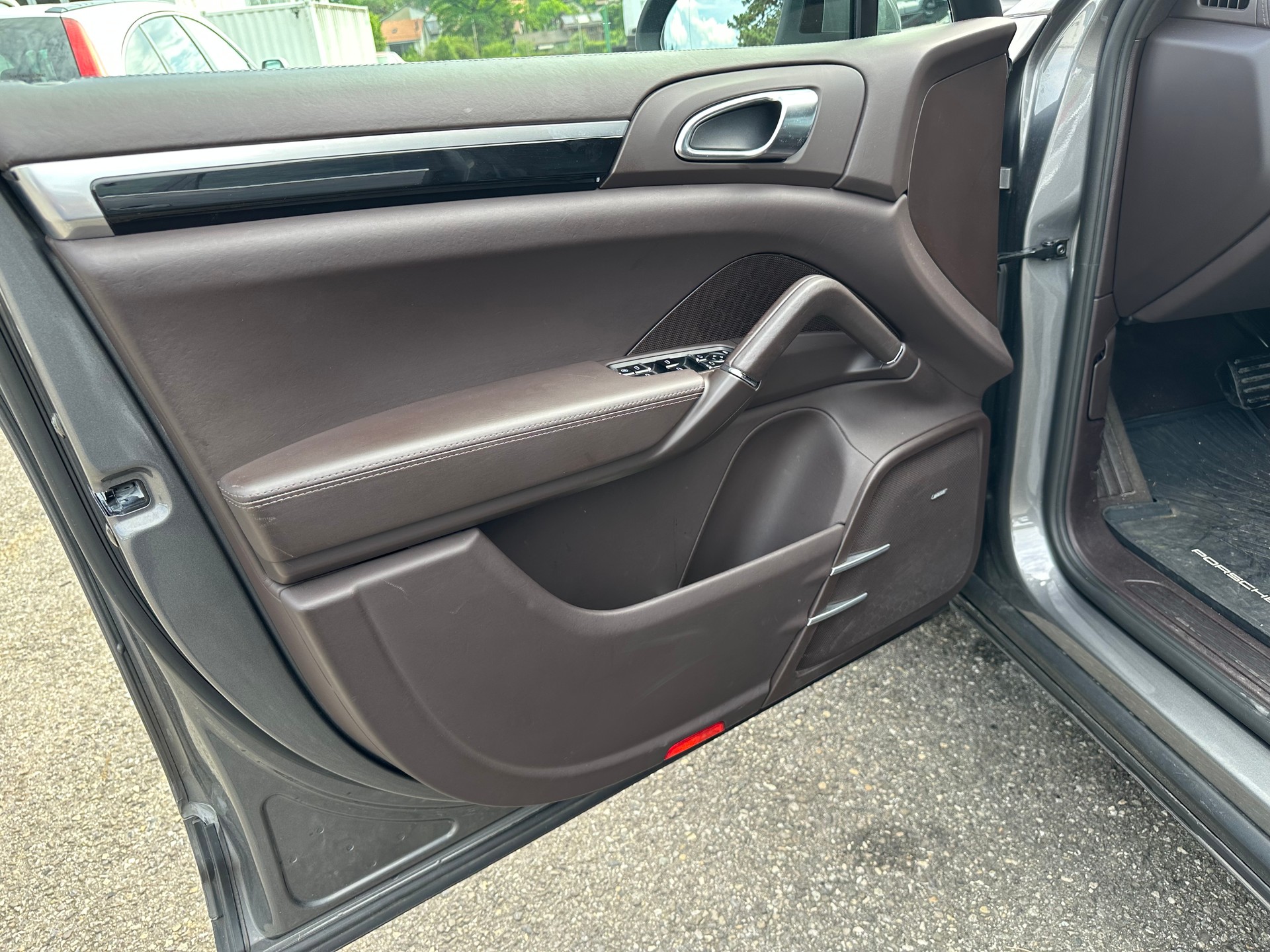 PORSCHE Cayenne Tiptronic-image-11
