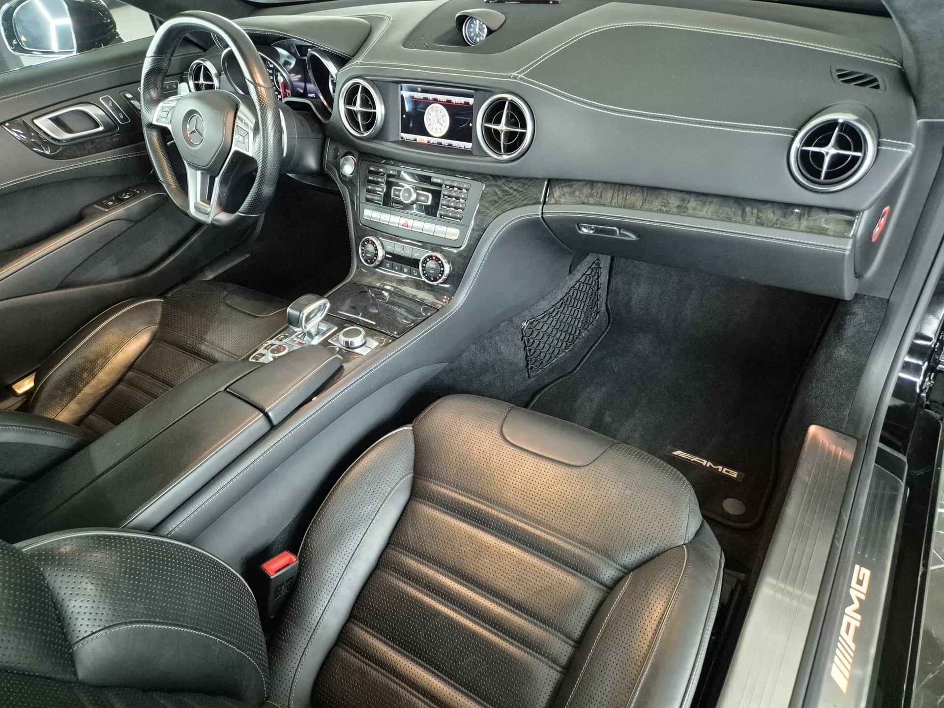 MERCEDES-BENZ SL 63 AMG Speedshift-image-24