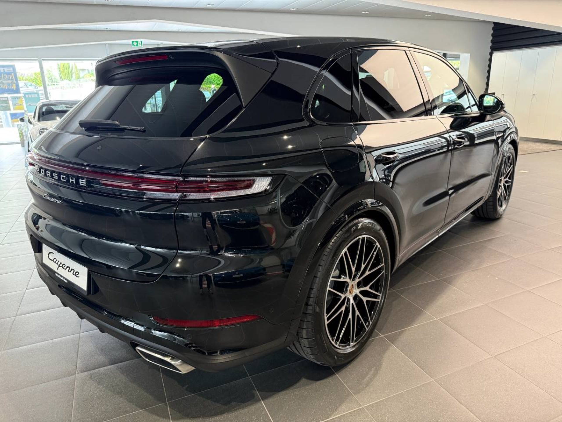 PORSCHE Cayenne E-Hybrid-image-6