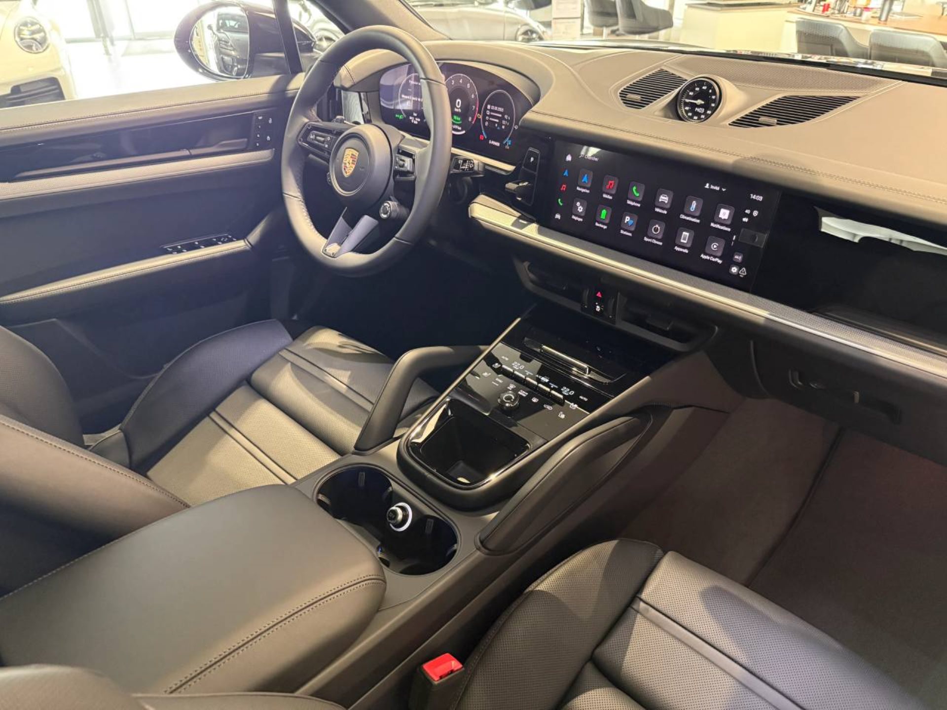 PORSCHE Cayenne E-Hybrid-image-15
