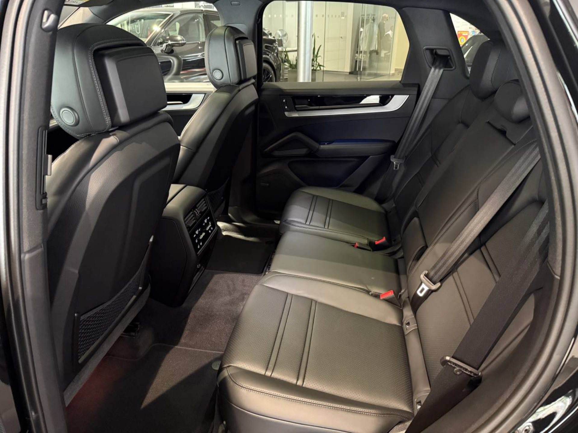 PORSCHE Cayenne E-Hybrid-image-19