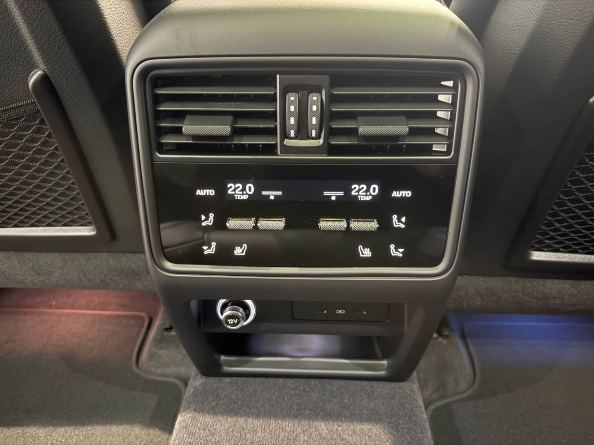 PORSCHE Cayenne E-Hybrid-image-18