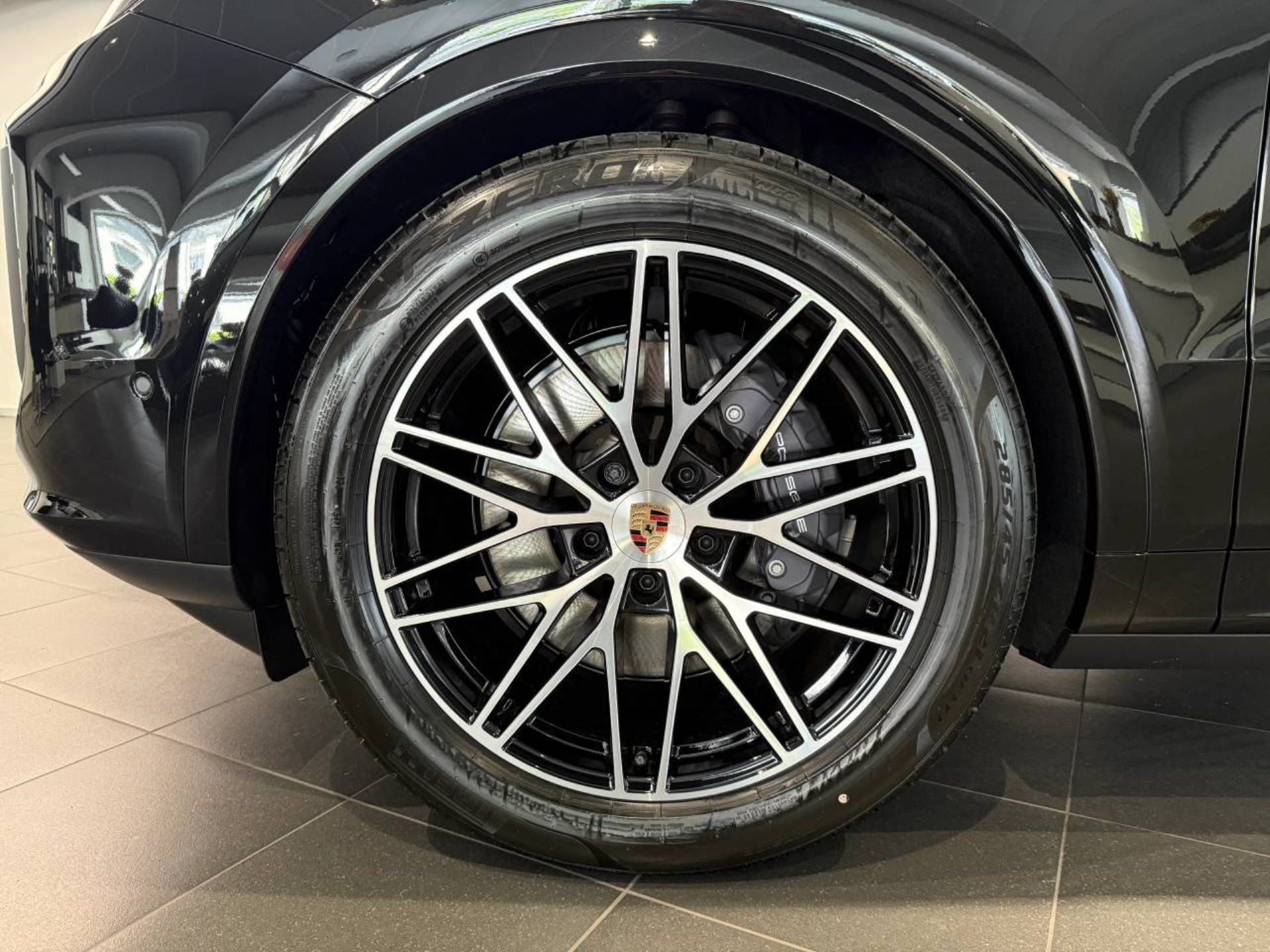 PORSCHE Cayenne E-Hybrid-image-10