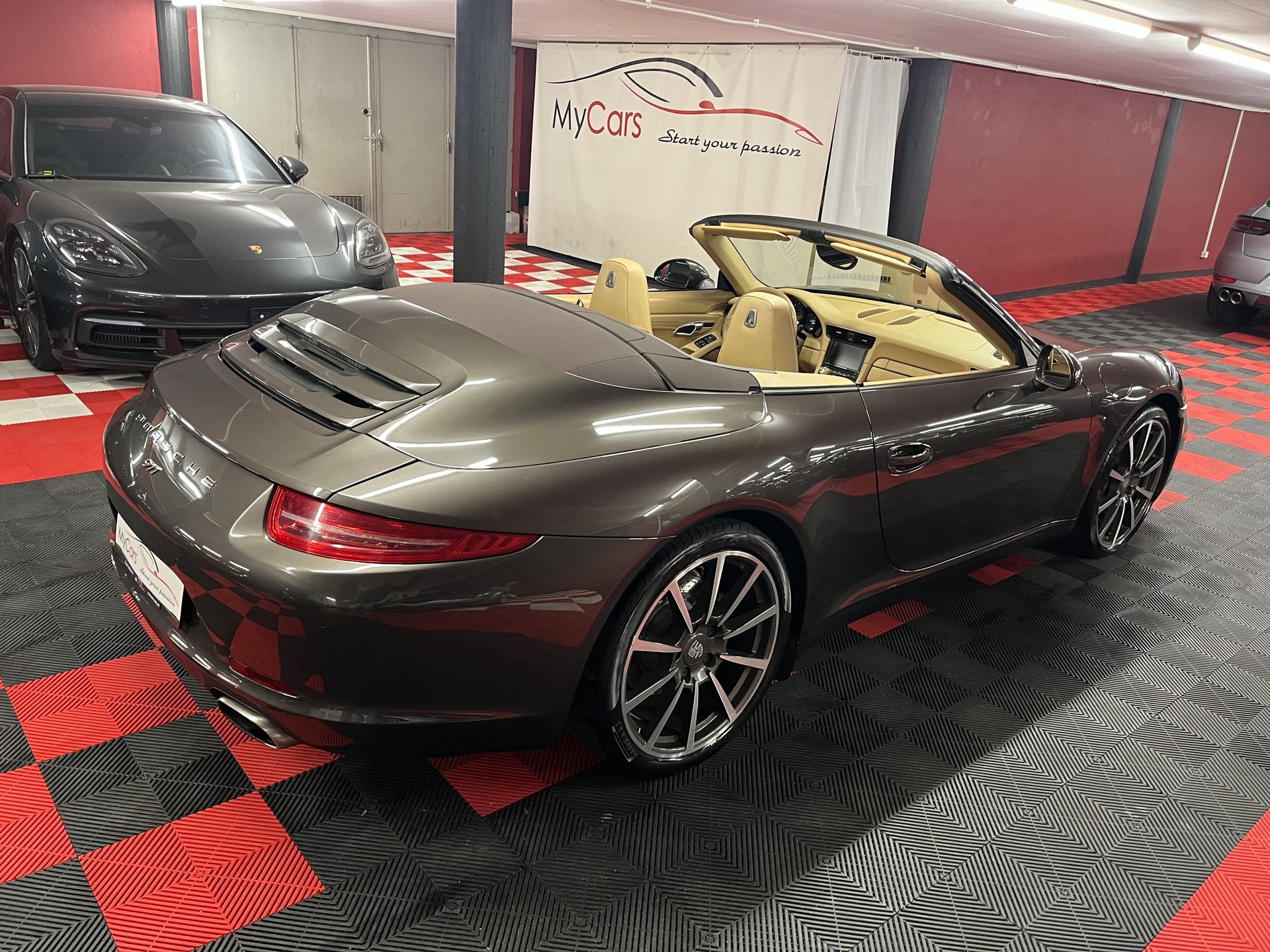PORSCHE 911 Cabrio Carrera PDK-image-5