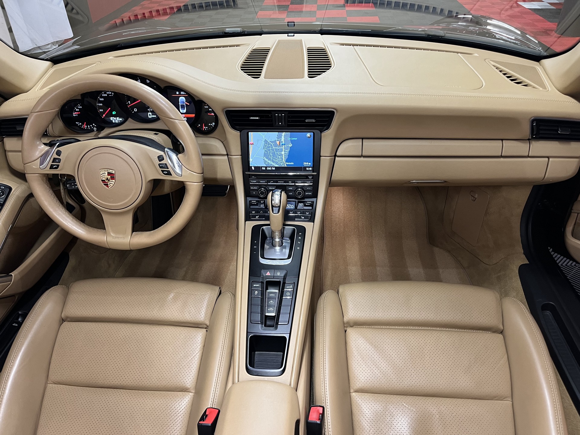 PORSCHE 911 Cabrio Carrera PDK-image-14