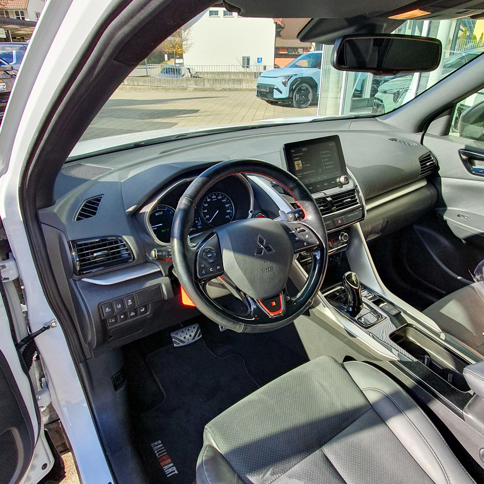 MITSUBISHI Eclipse Cross 2.4 PHEV Ralliart 4x4-showroom-element-3