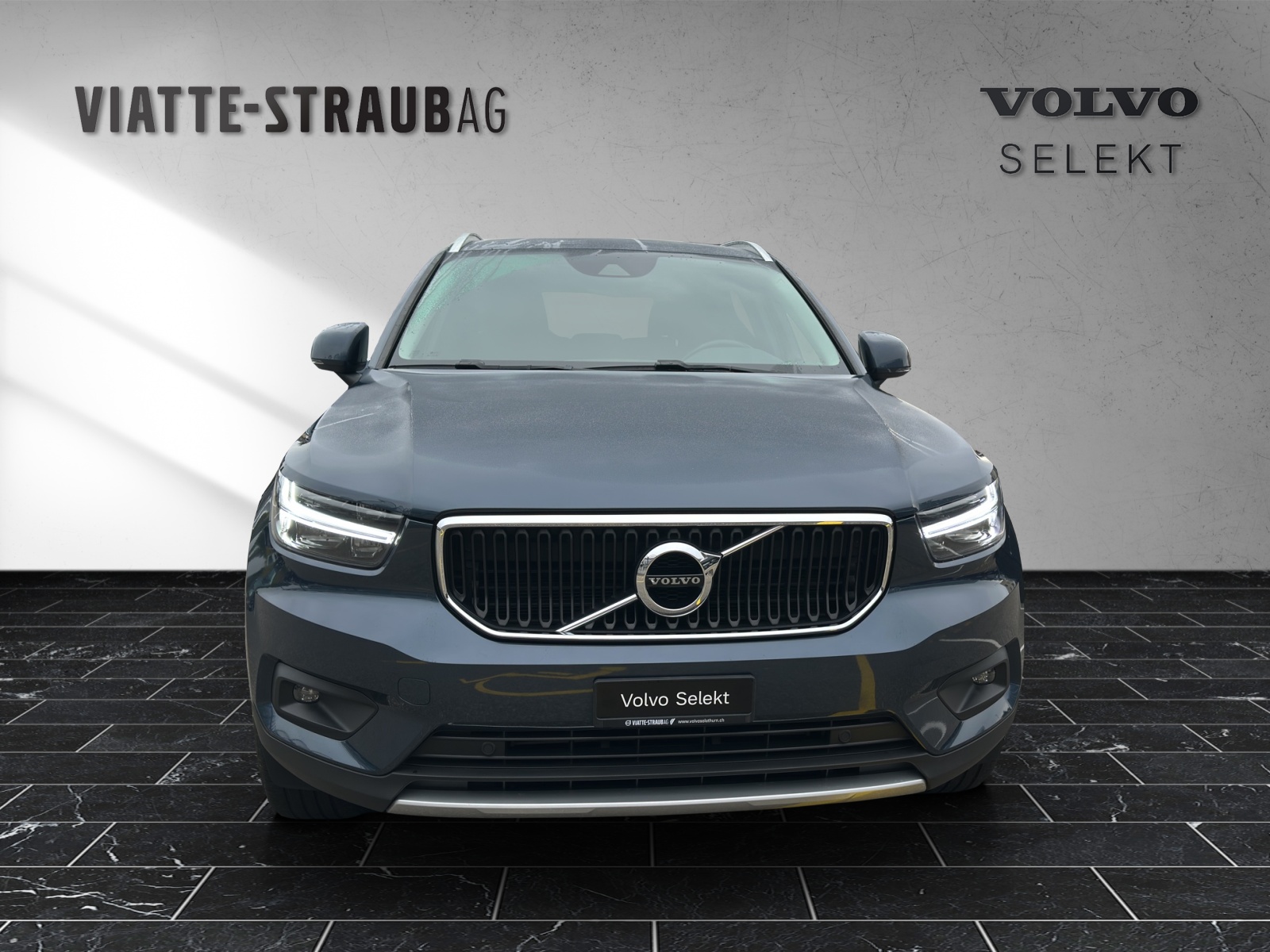 VOLVO XC40 1.5 T2 Momentum-image-4