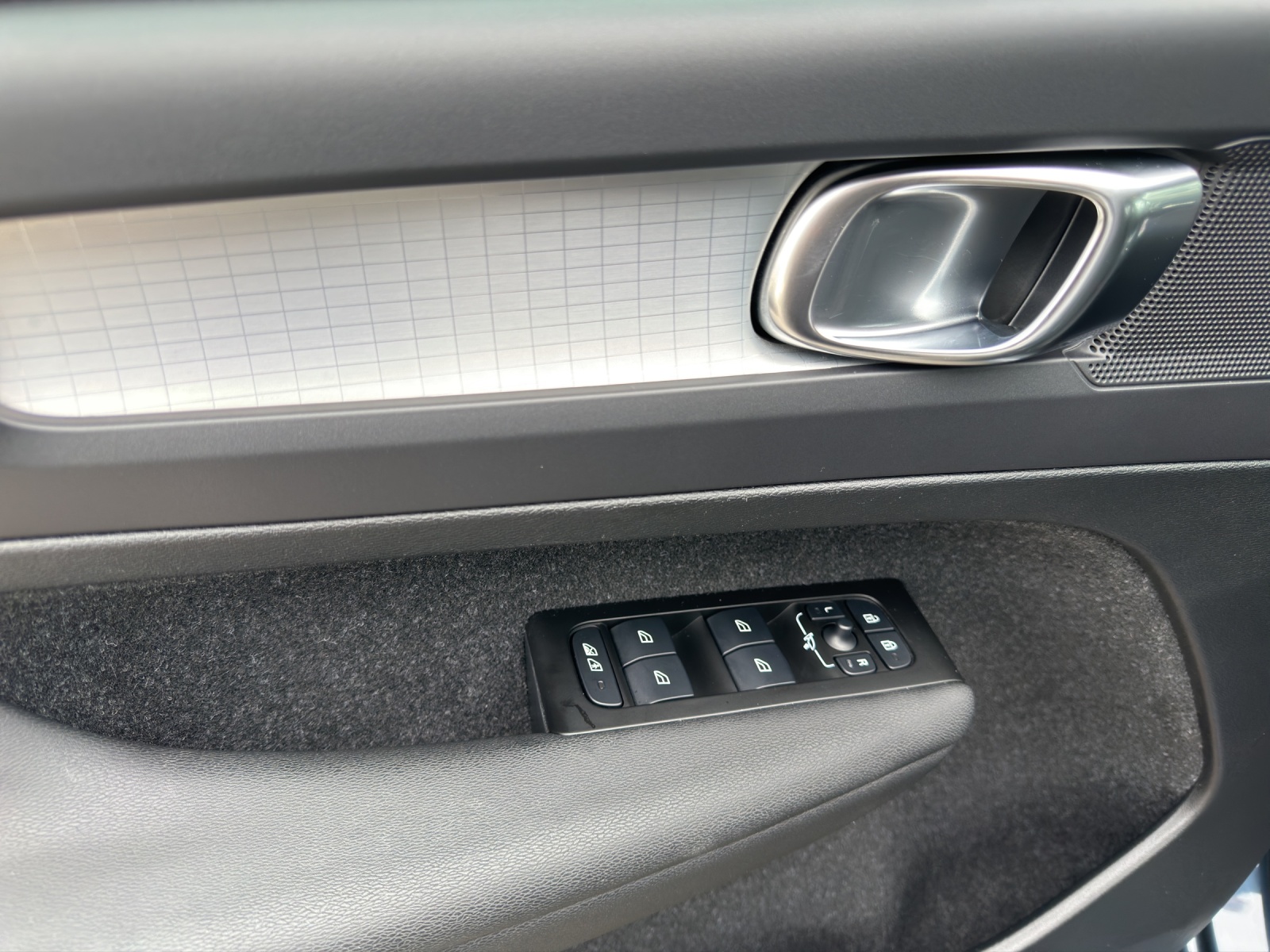 VOLVO XC40 1.5 T2 Momentum-image-10