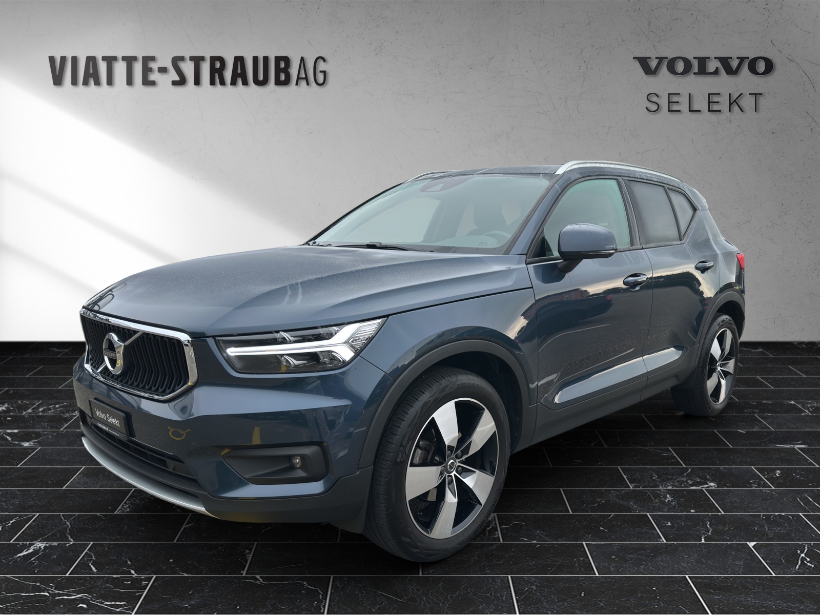 VOLVO XC40 1.5 T2 Momentum-image-0