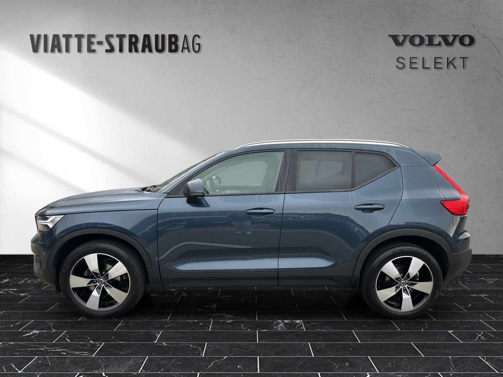 VOLVO XC40 1.5 T2 Momentum-image-6