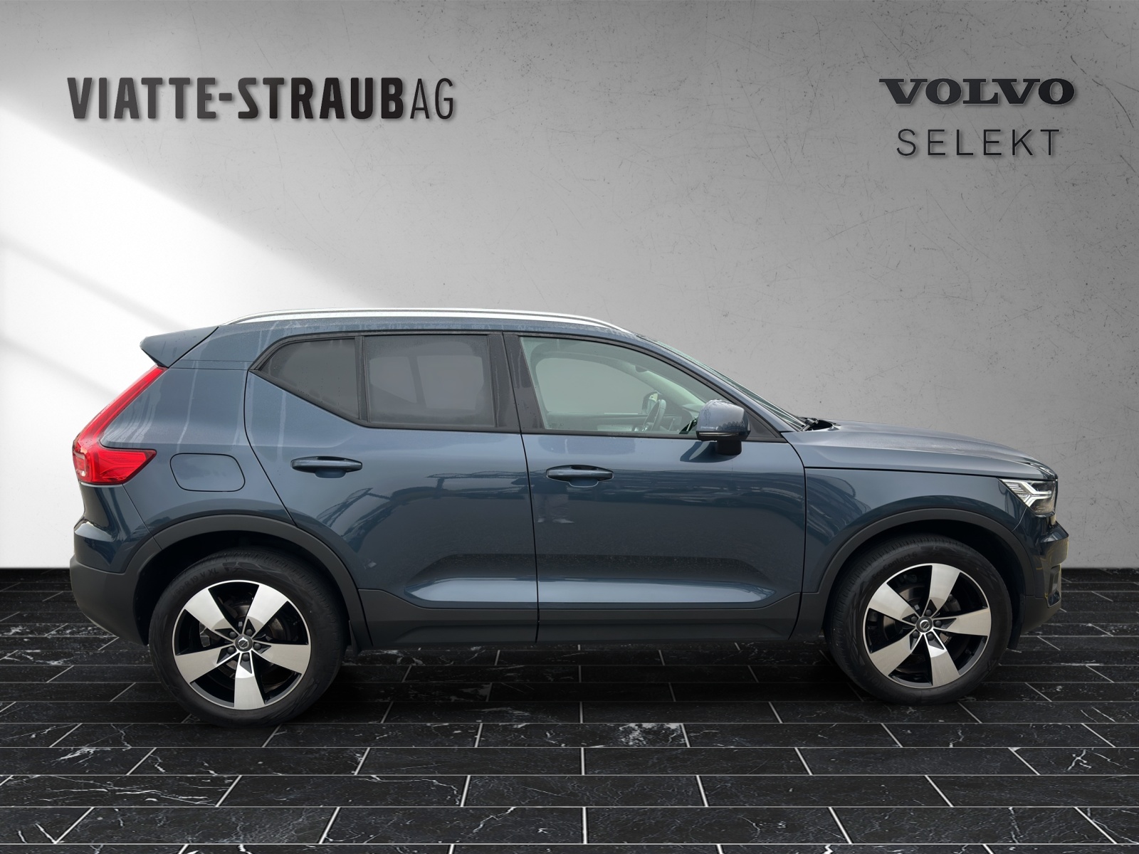 VOLVO XC40 1.5 T2 Momentum-image-5