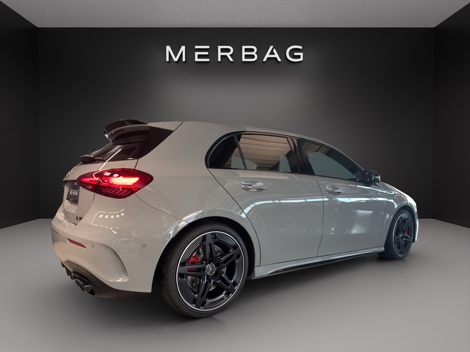 MERCEDES-BENZ A AMG 35 4Matic 8G-DCT-image-5