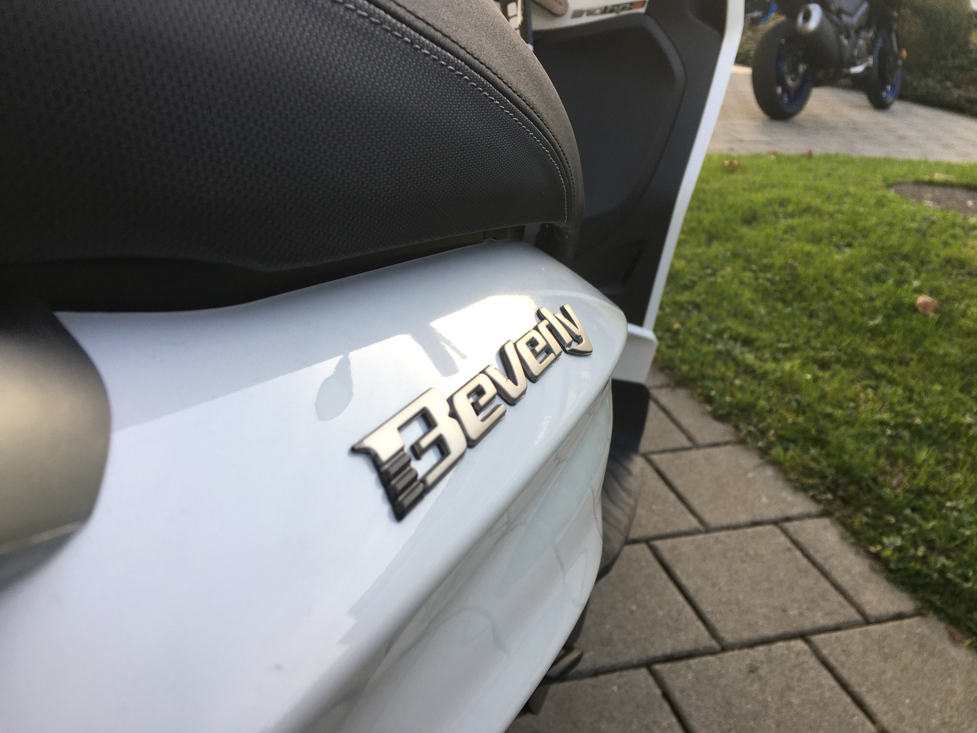 PIAGGIO Beverly 310-showroom-element-1
