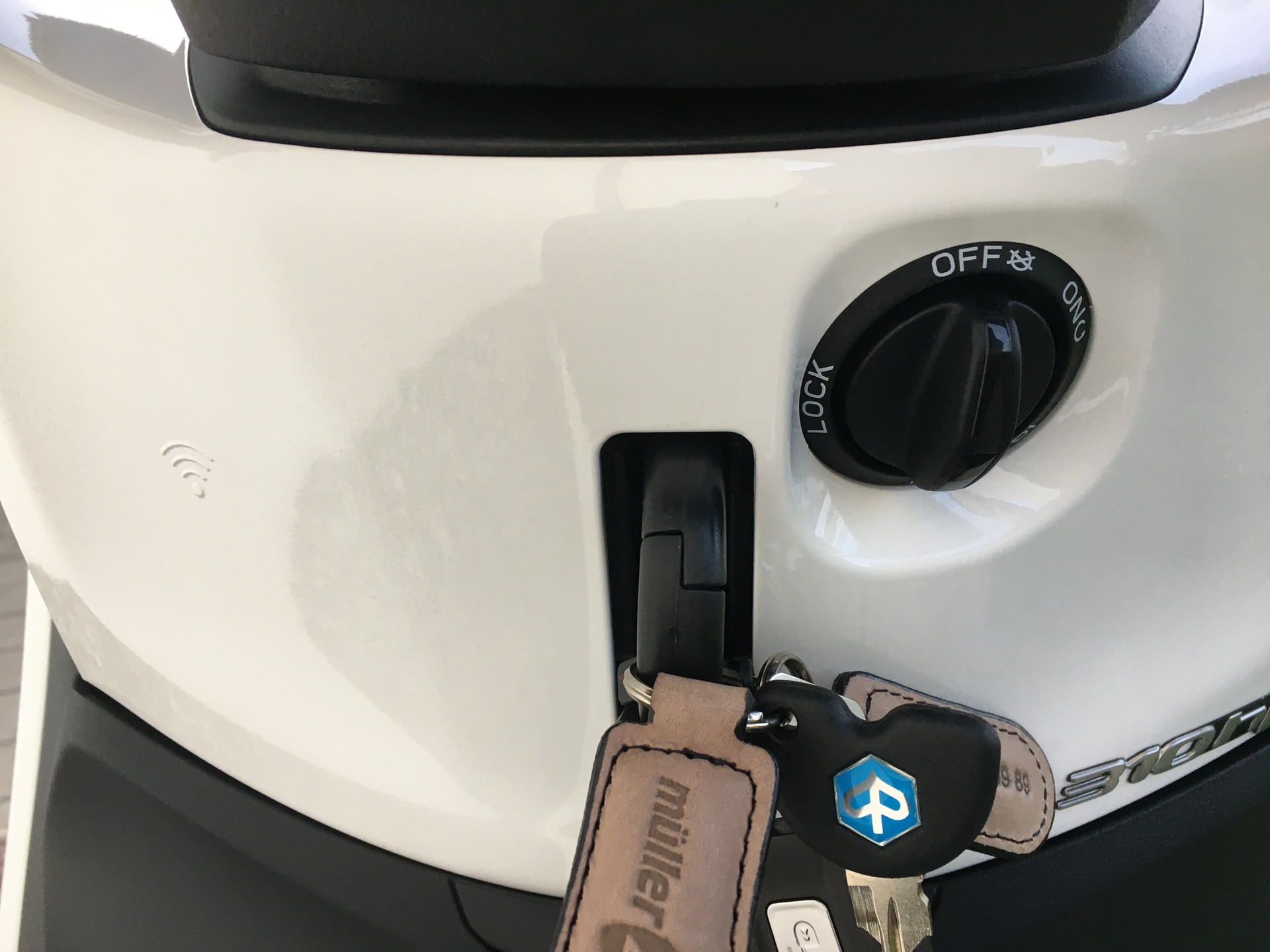 PIAGGIO Beverly 310-showroom-element-3