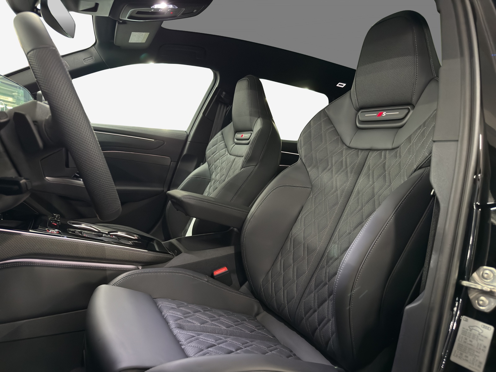 AUDI A6 Avant TDI quattro 150 kW S tronic-image-8