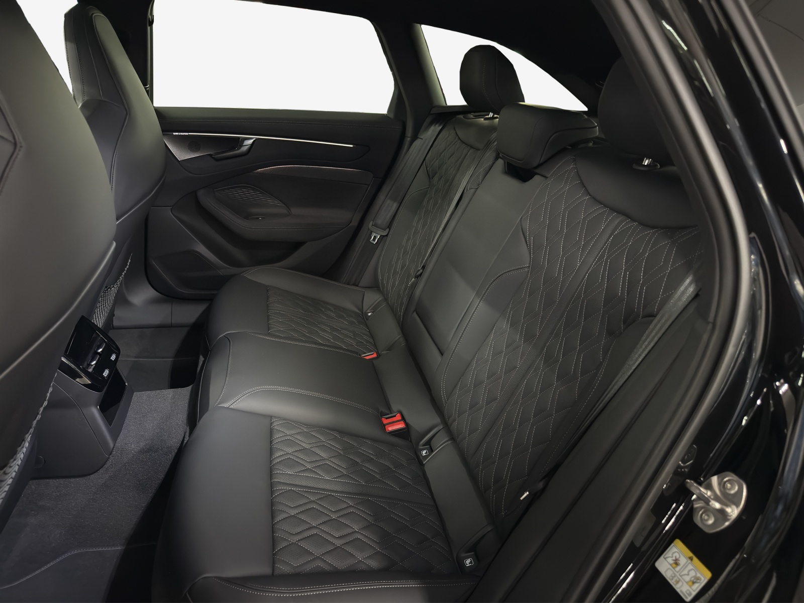 AUDI A6 Avant TDI quattro 150 kW S tronic-image-12