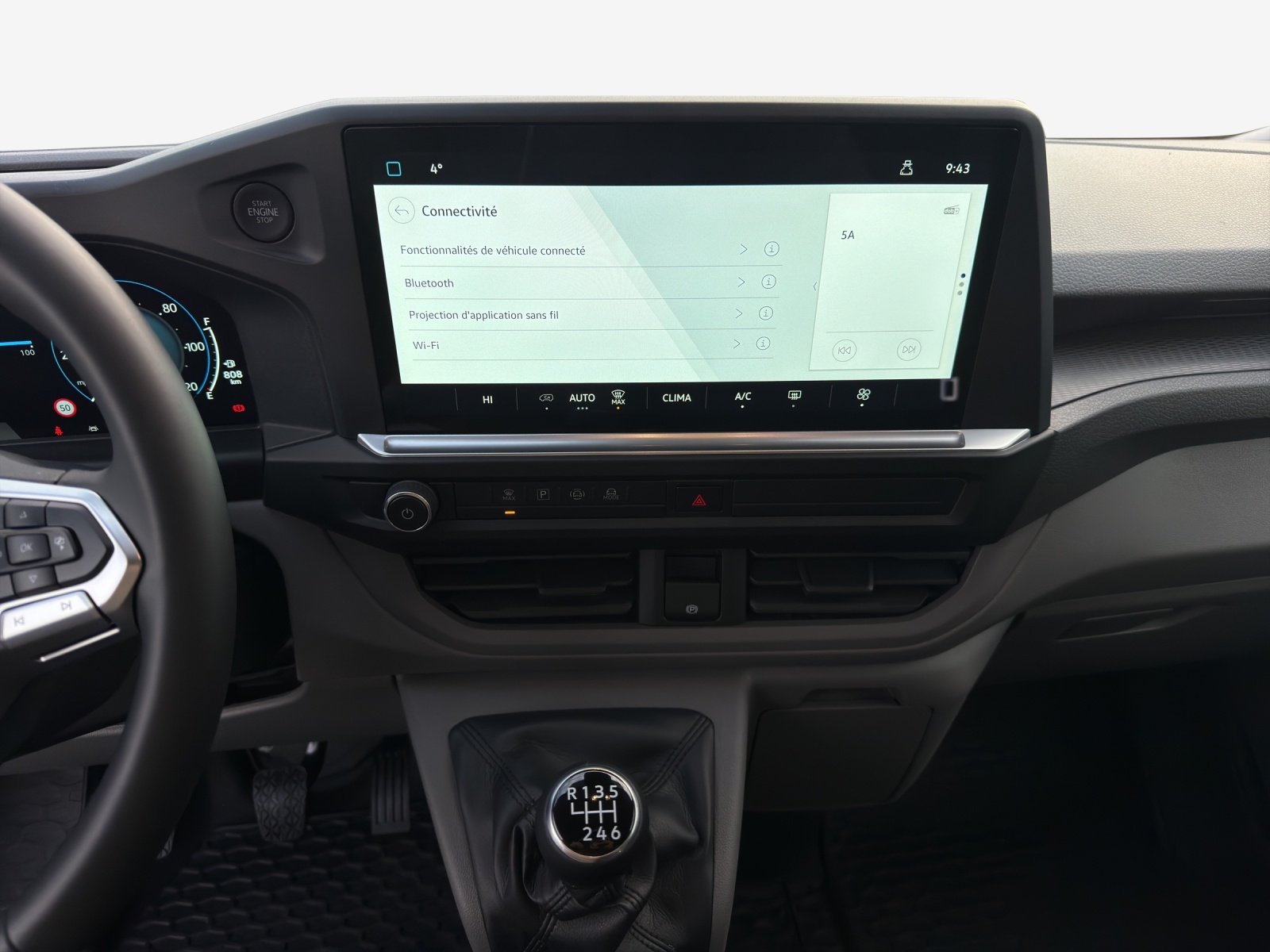 VW Transporter 2.0 TDI-image-10