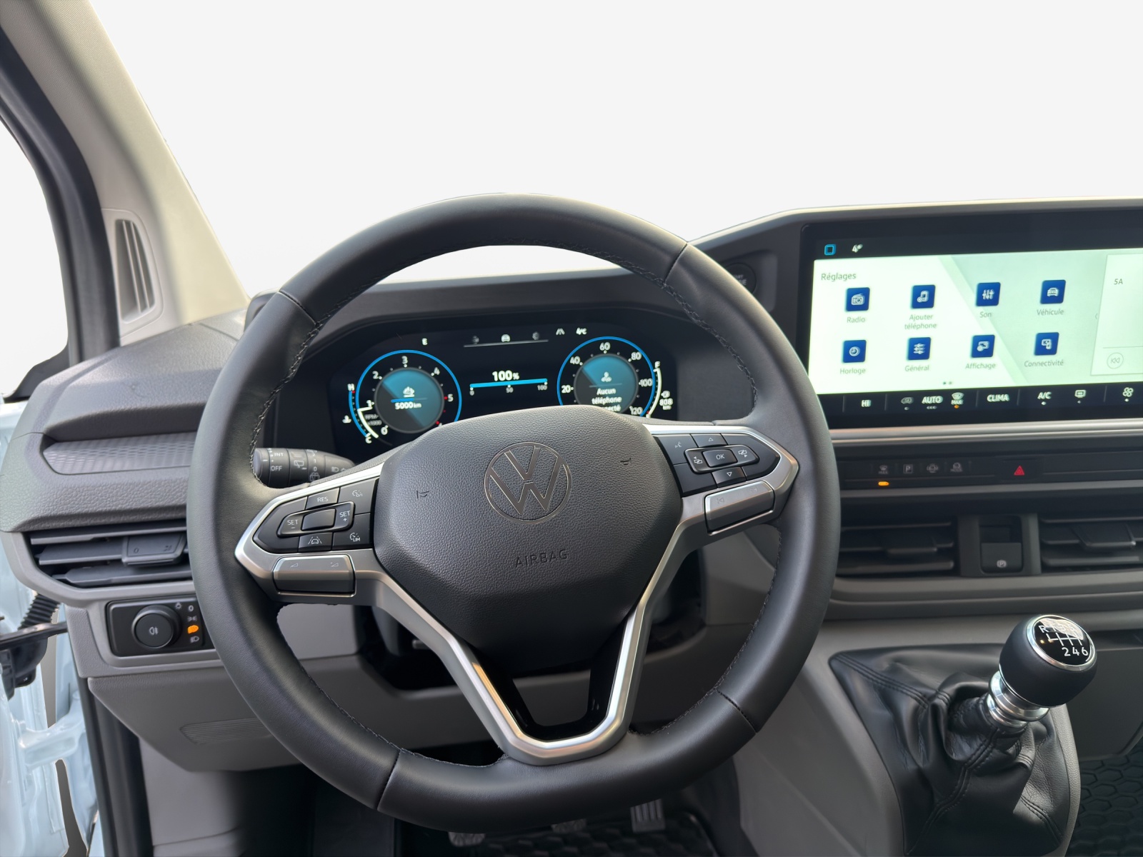 VW Transporter 2.0 TDI-image-9