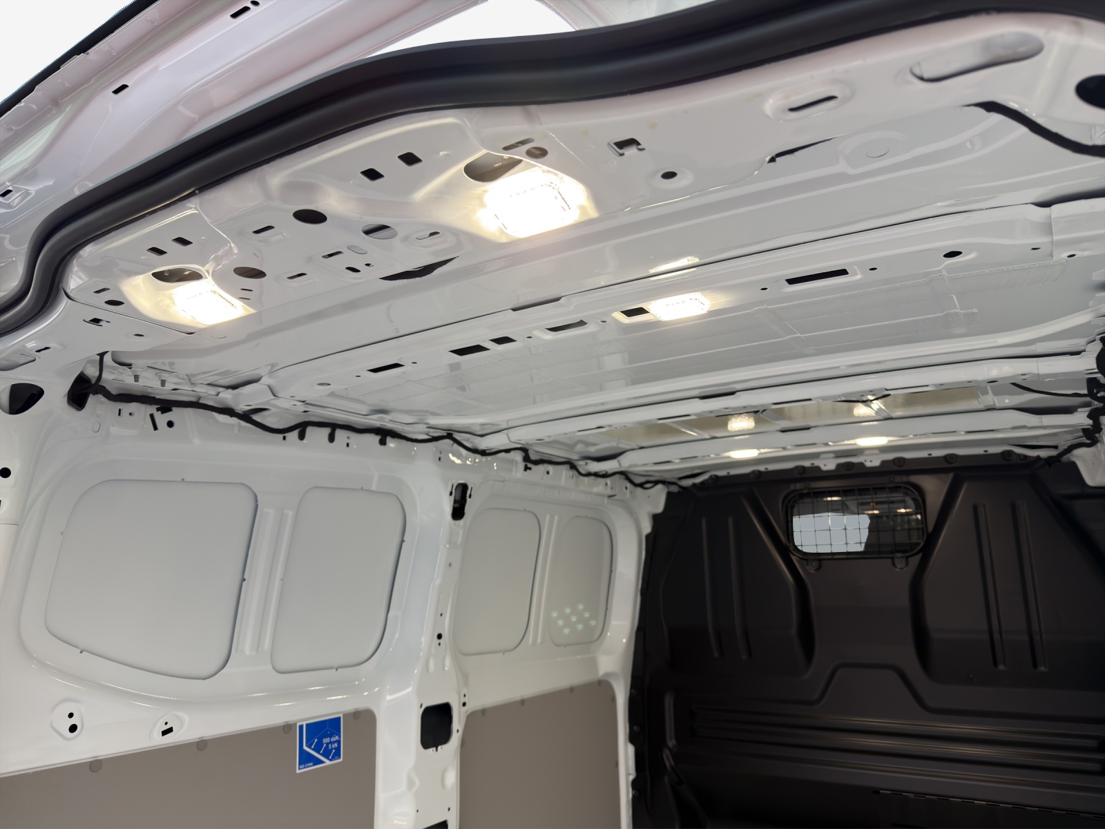 VW Transporter 2.0 TDI-image-13