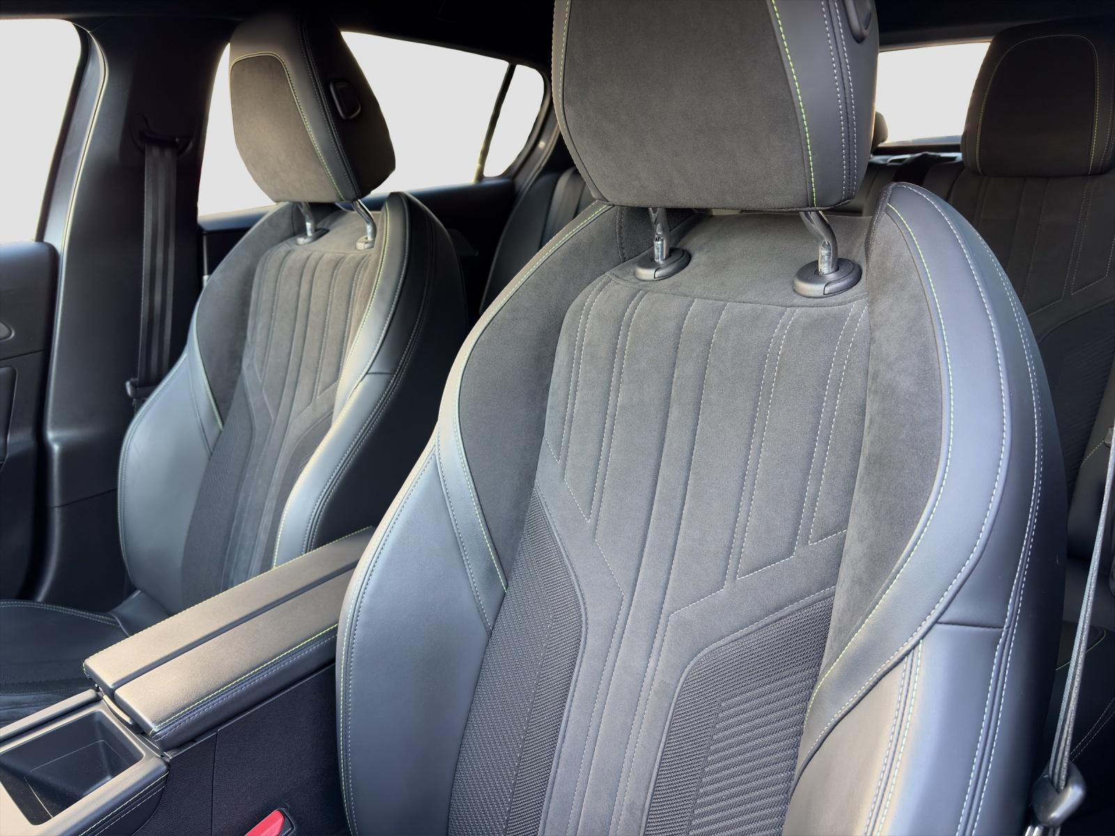 PEUGEOT 308 1.2 PureTech GT-image-8