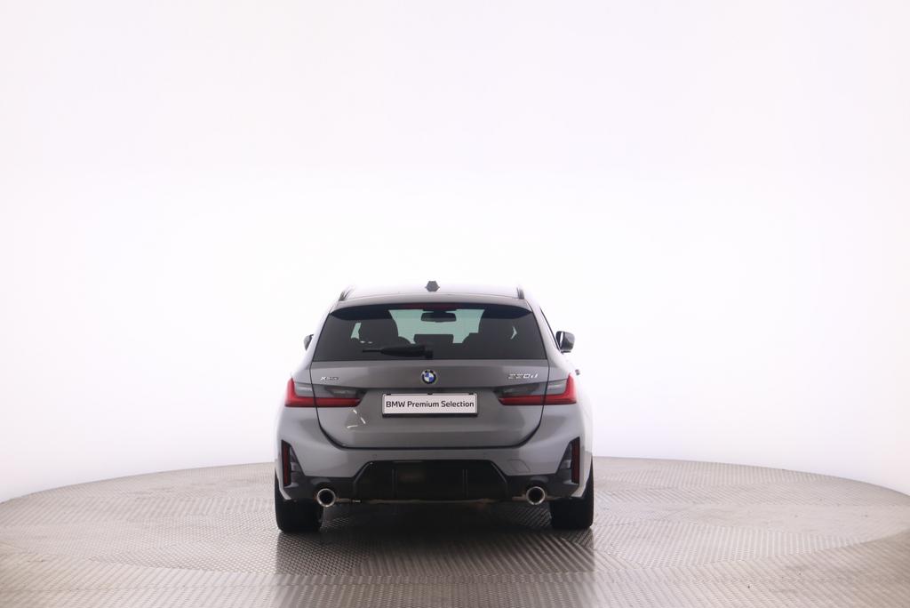 BMW 330d xDrive Touring-image-7