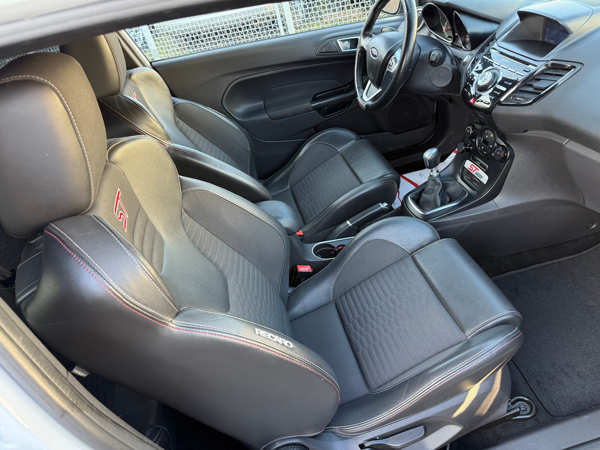 FORD Fiesta 1.6 SCTi ST 200-image-8