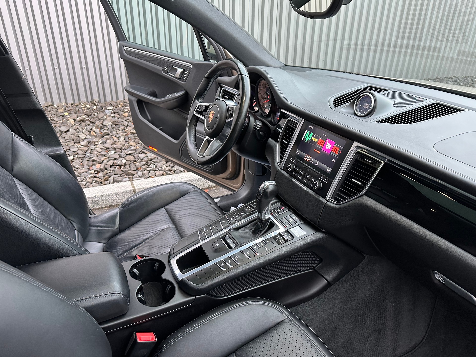 PORSCHE Macan S PDK-image-19