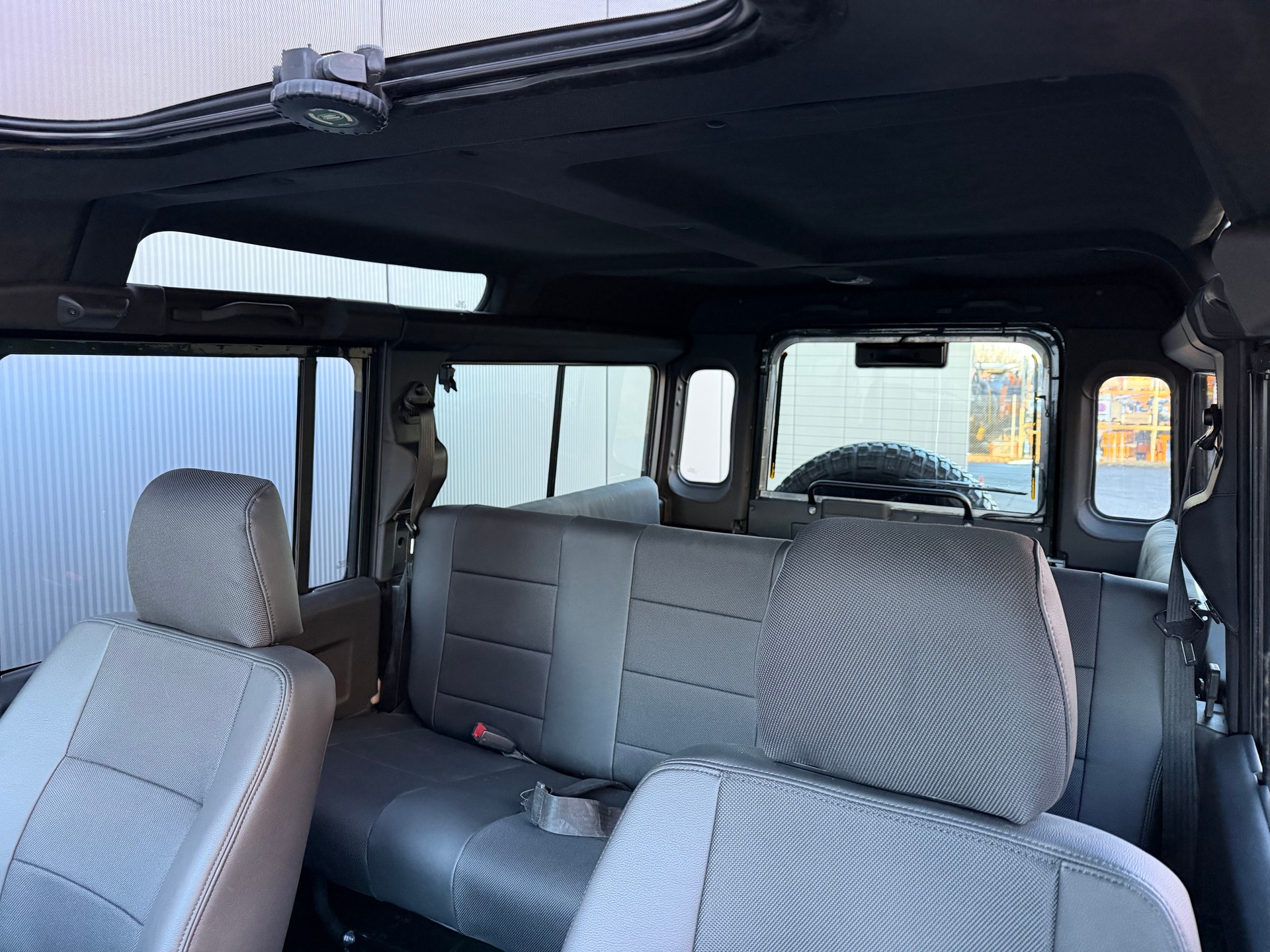 LAND ROVER Defender 110 TD5 *EPSOM verzinkt*-image-7