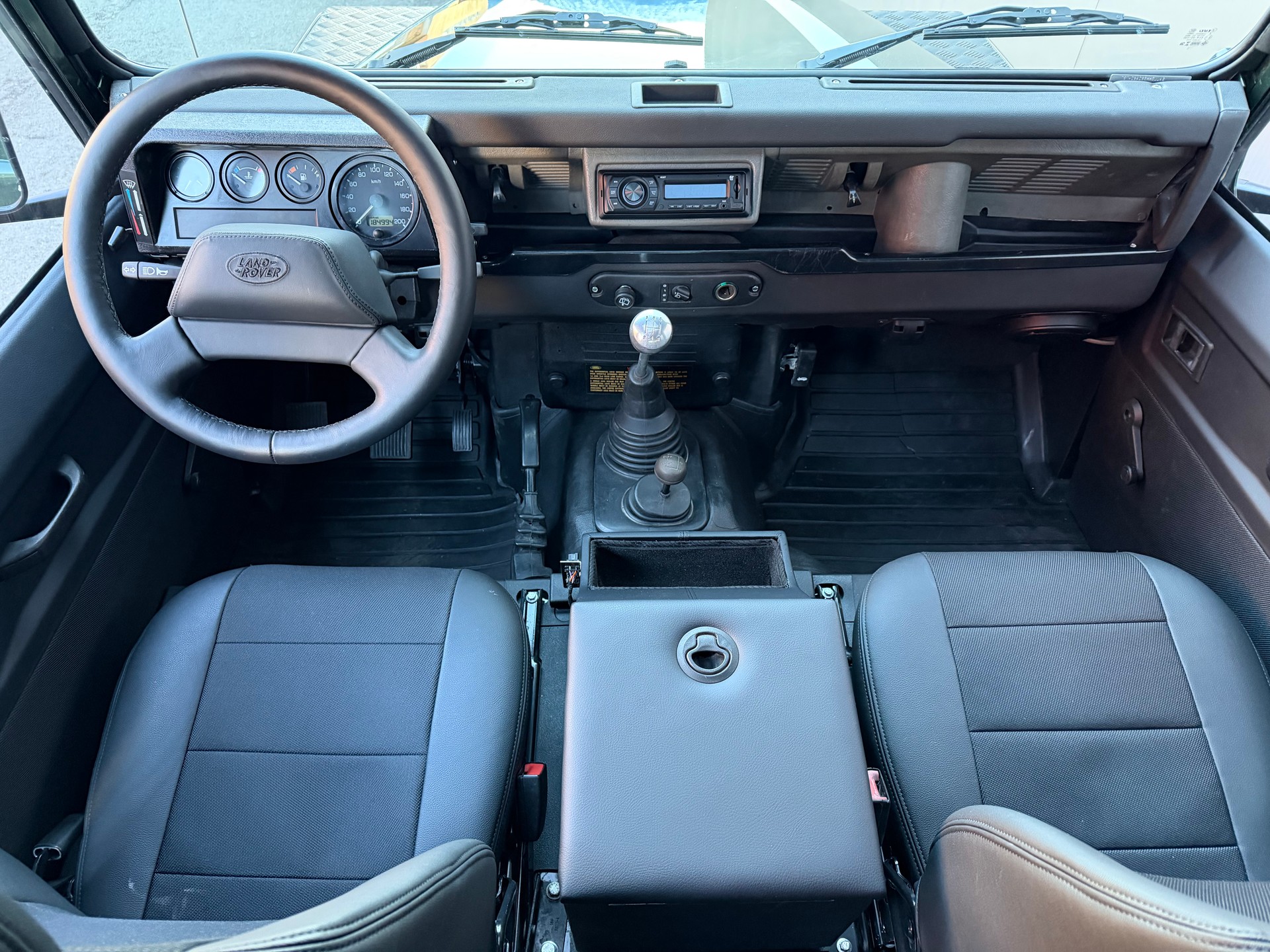 LAND ROVER Defender 110 TD5 *EPSOM verzinkt*-image-8