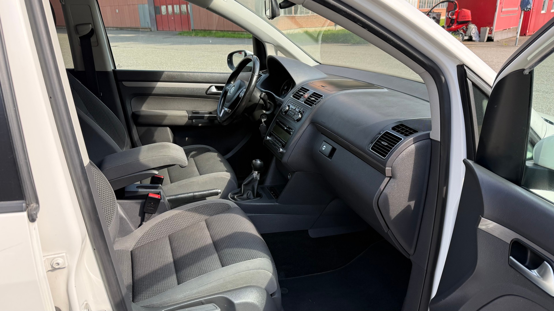 VW Touran 1.4 TSI Trendline-image-9