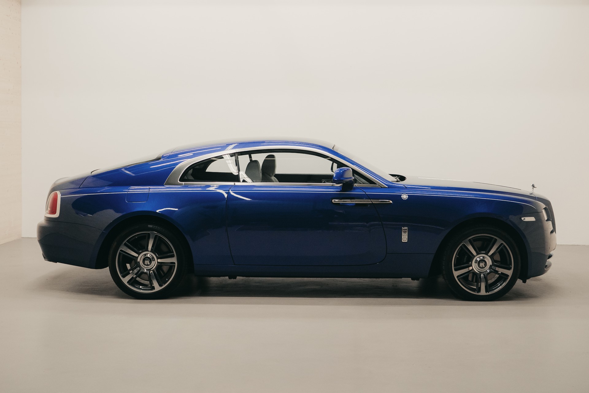 ROLLS-ROYCE Wraith 6.6 V12-showroom-element-1