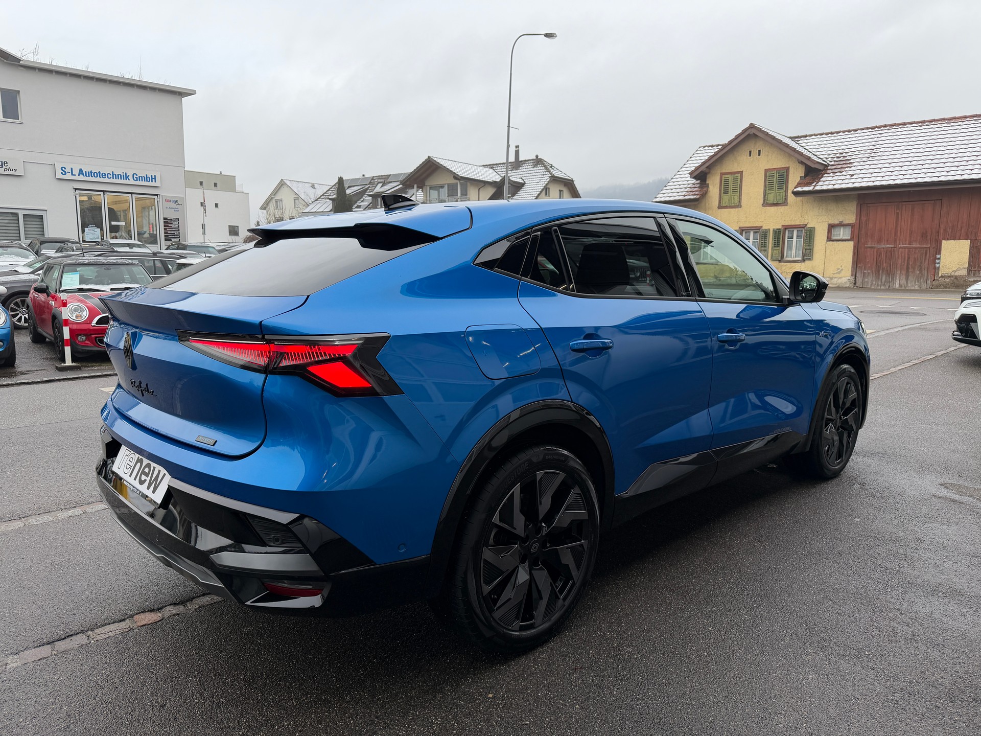 RENAULT Rafale 1.2 E-Tech esprit Alpine-showroom-element-3