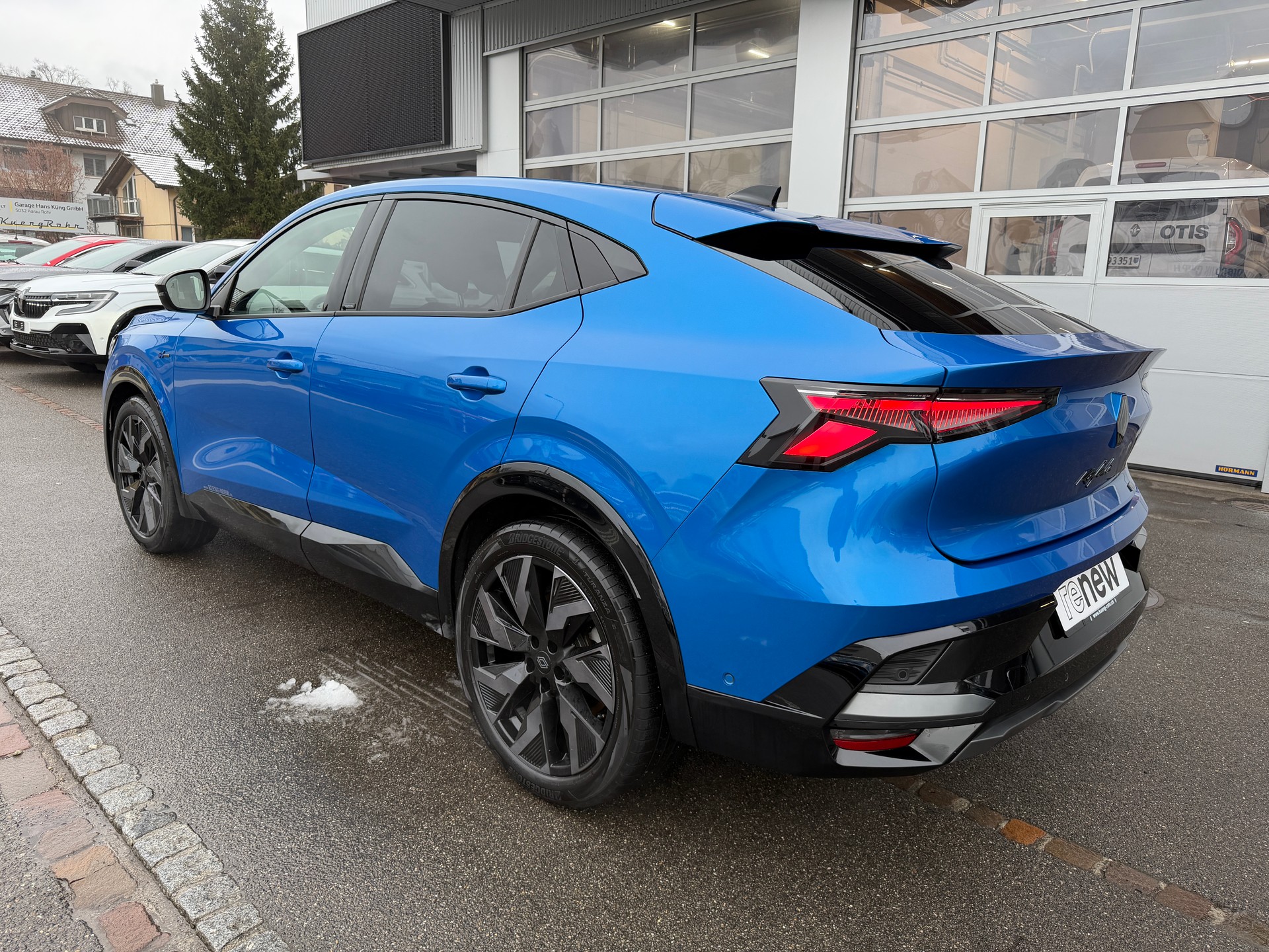 RENAULT Rafale 1.2 E-Tech esprit Alpine-showroom-element-1