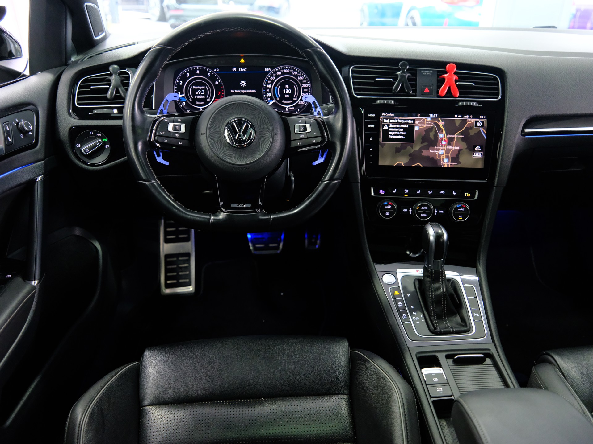 VW Golf 2.0 TSI R 4Motion DSG-image-11