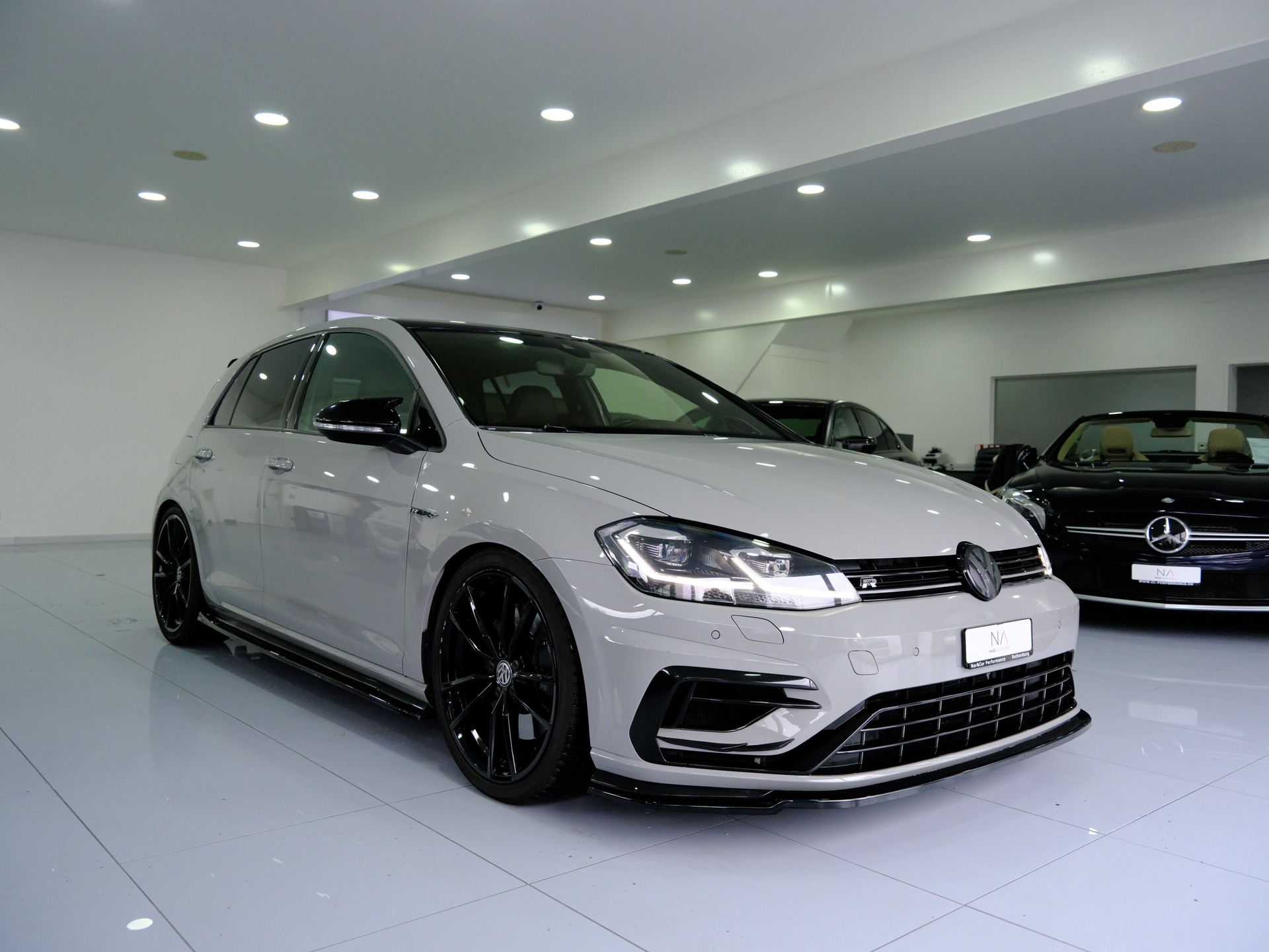 VW Golf 2.0 TSI R 4Motion DSG-image-1
