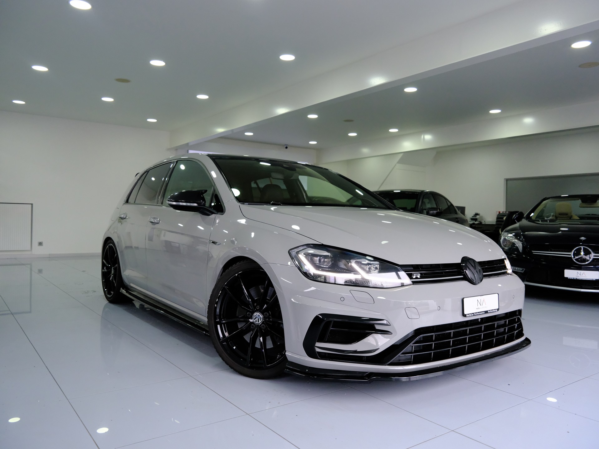 VW Golf 2.0 TSI R 4Motion DSG-image-0