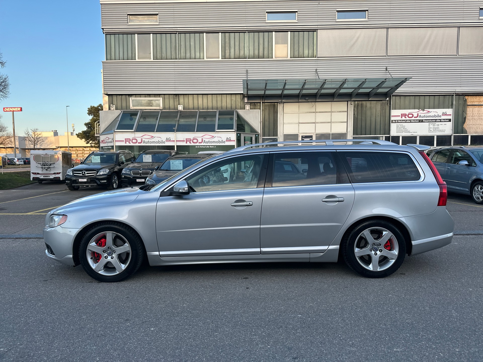 VOLVO V70 D5 AWD Summum Geartronic-image-0