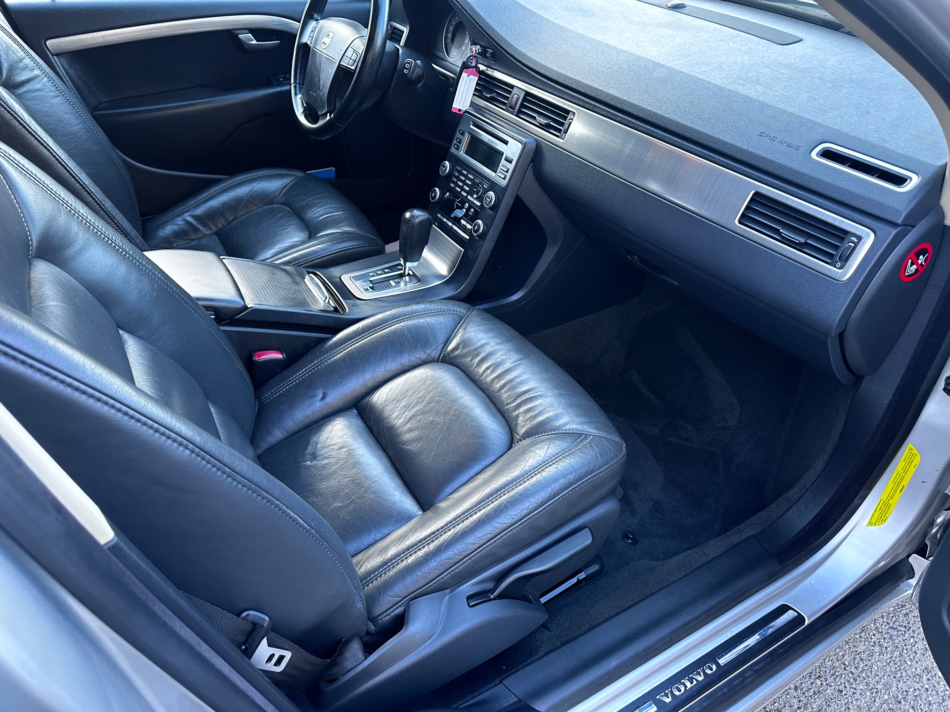 VOLVO V70 D5 AWD Summum Geartronic-image-12