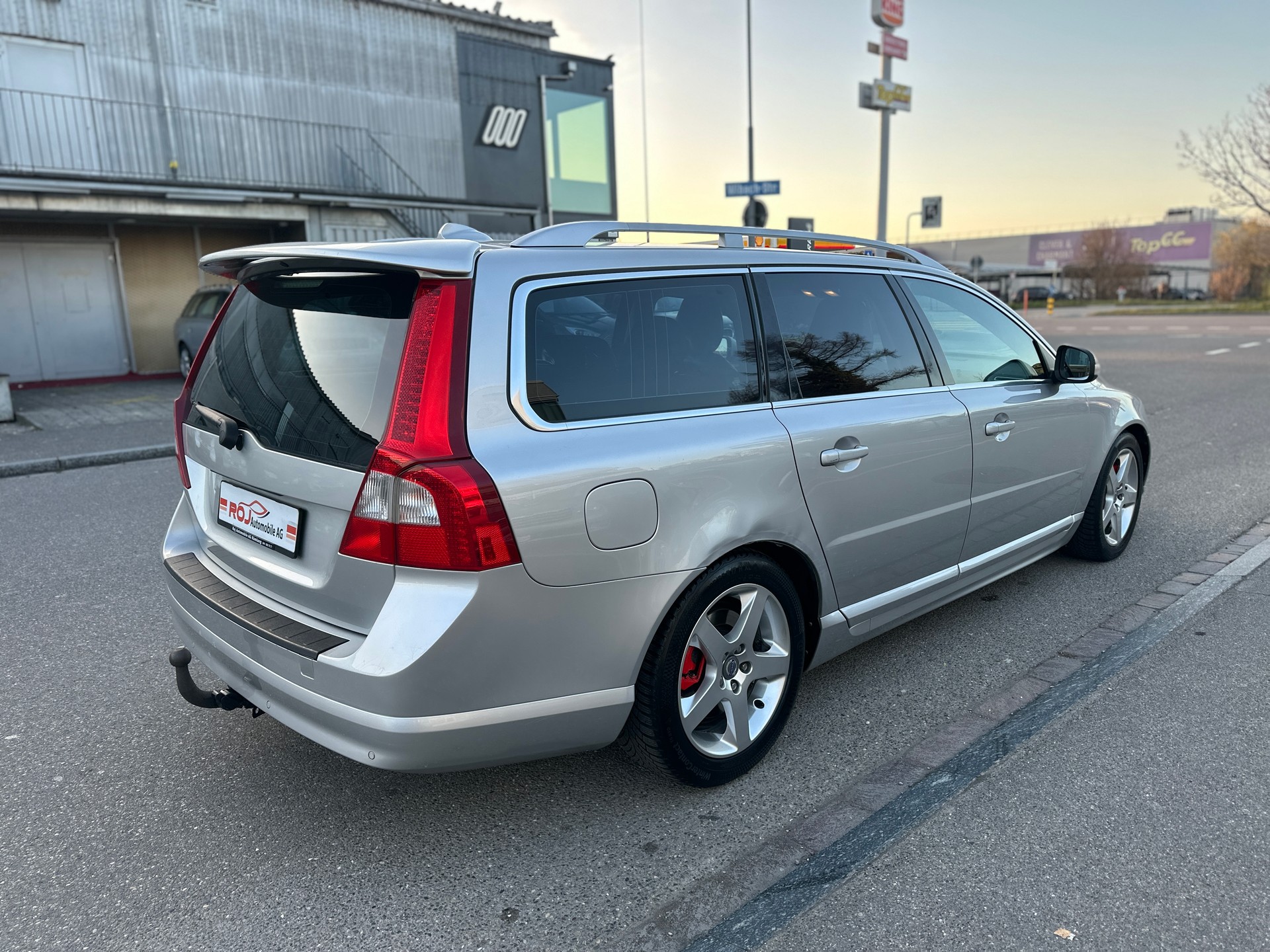 VOLVO V70 D5 AWD Summum Geartronic-image-4