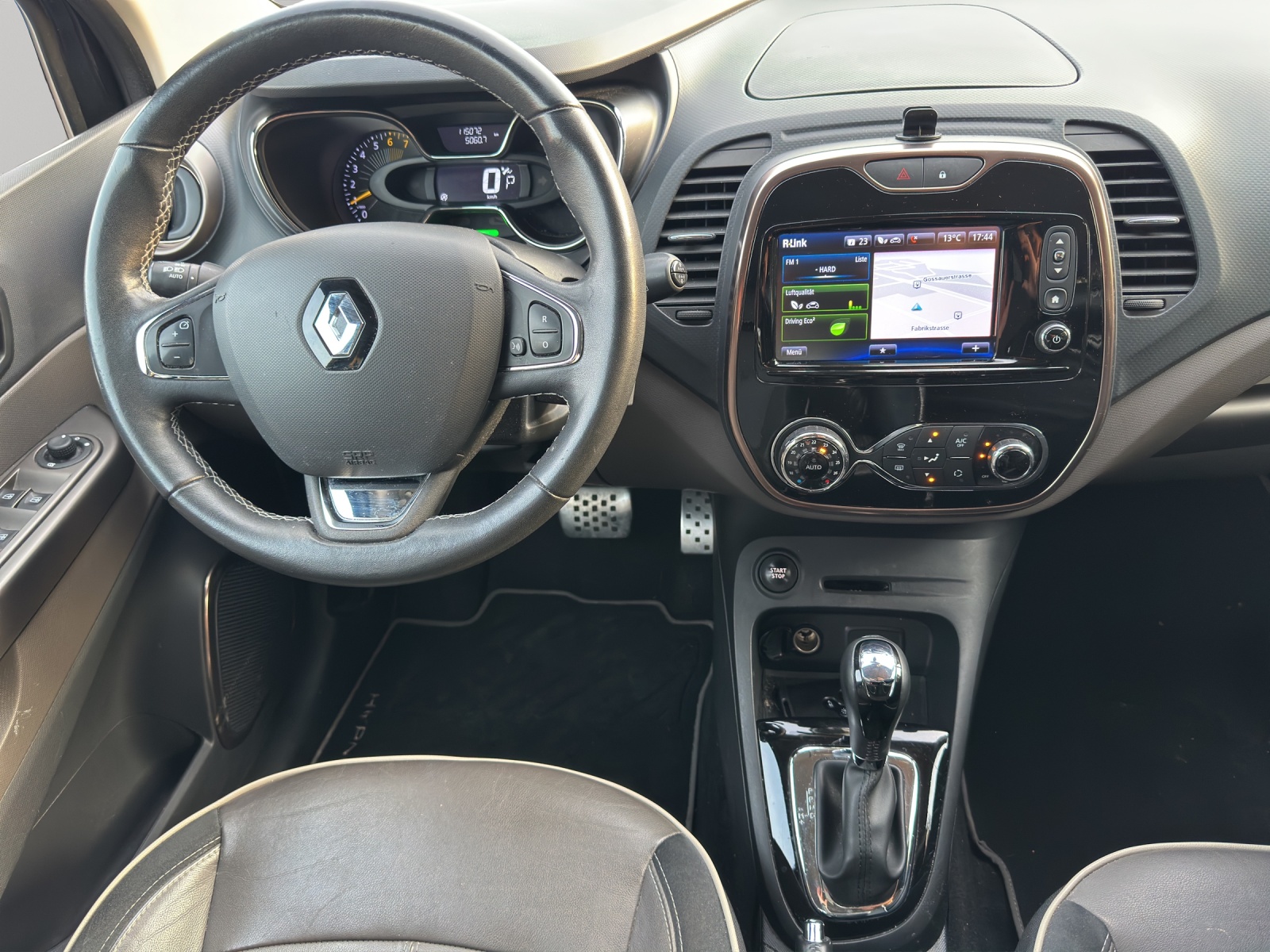 RENAULT Captur 1.2 T 16V Privilège EDC-image-12