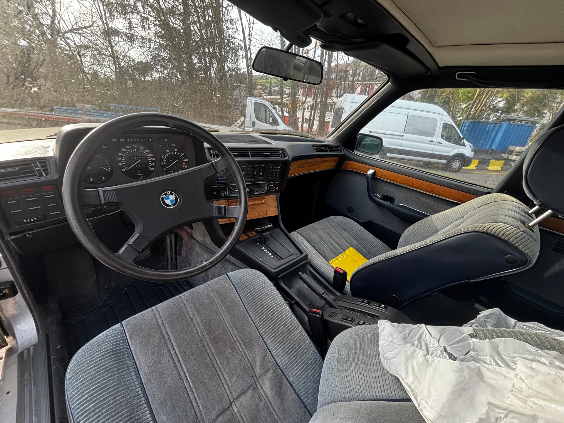 BMW 745IA-image-9
