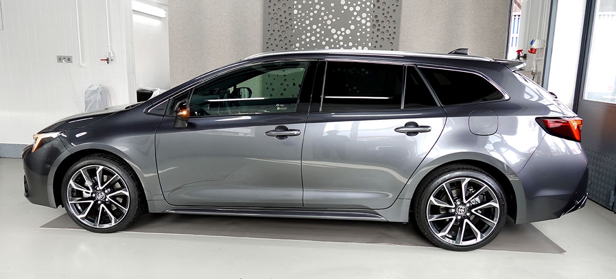 TOYOTA Corolla Touring Sports 2.0 HSD Premium e-CVT-showroom-element-1