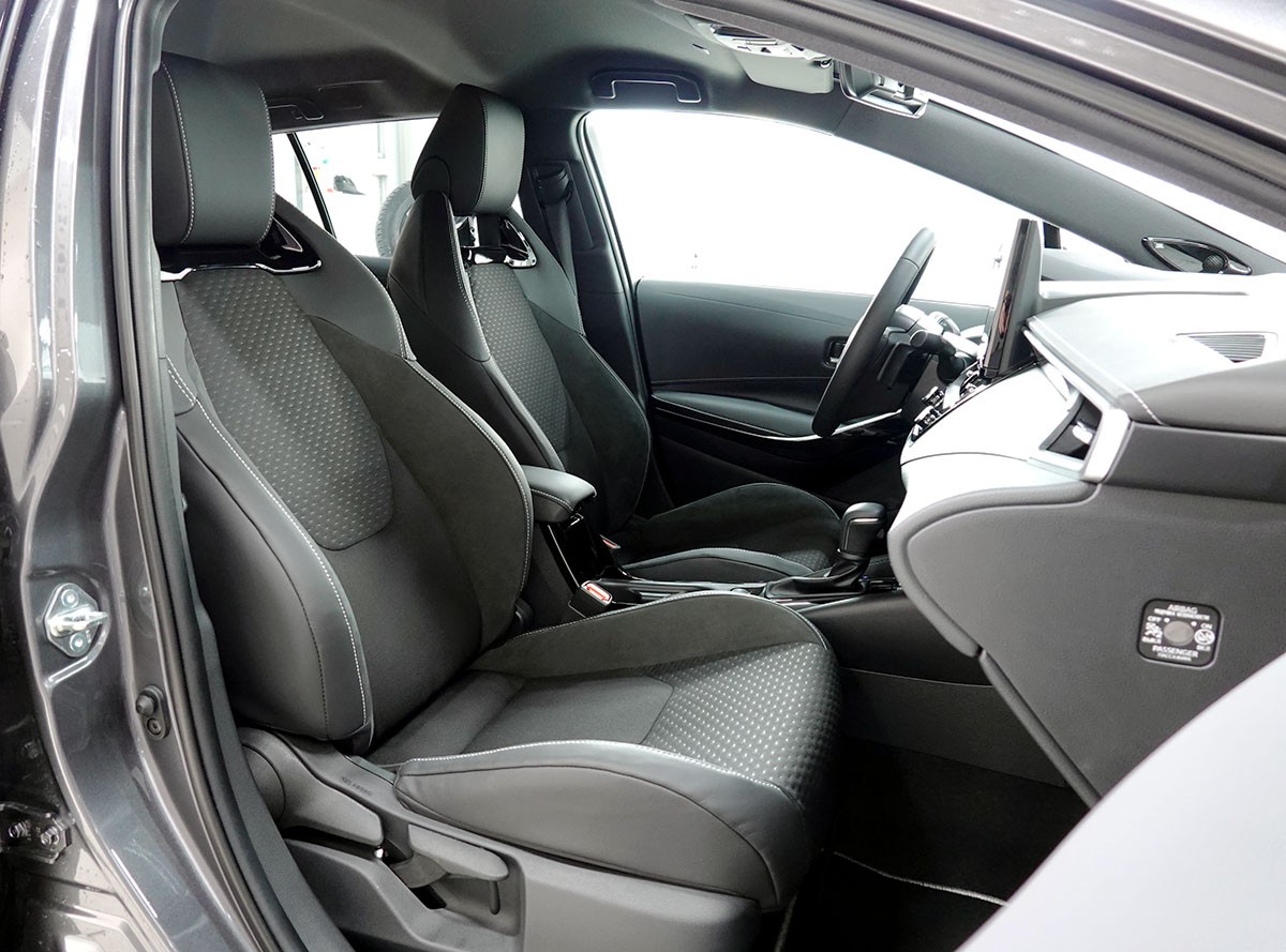 TOYOTA Corolla Touring Sports 2.0 HSD Premium e-CVT-showroom-element-3