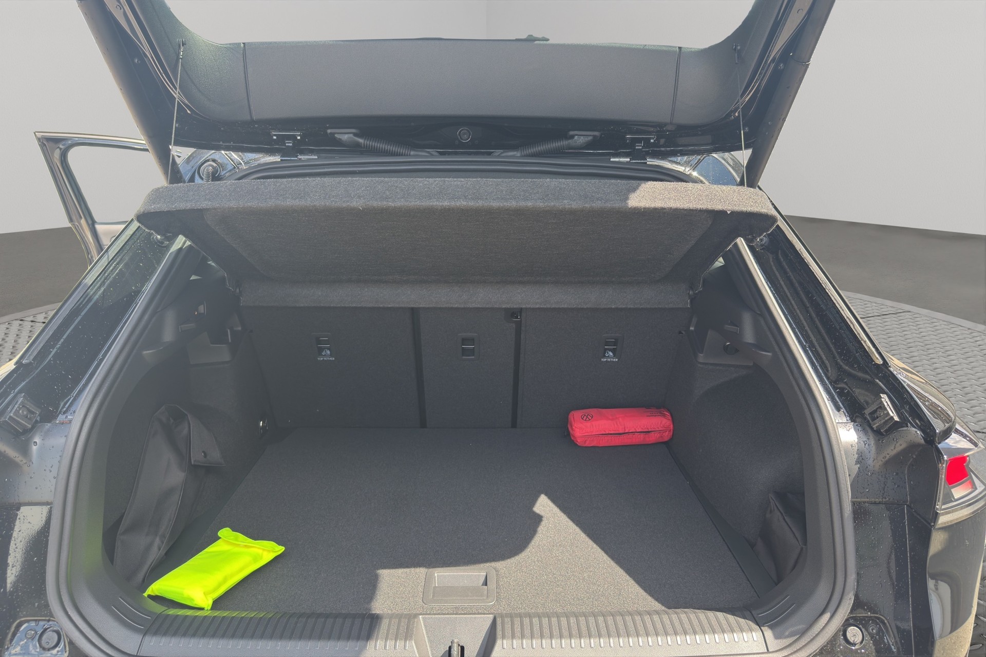 VW T-Roc 1.5 eTSI mHEV R-Line DSG-image-10