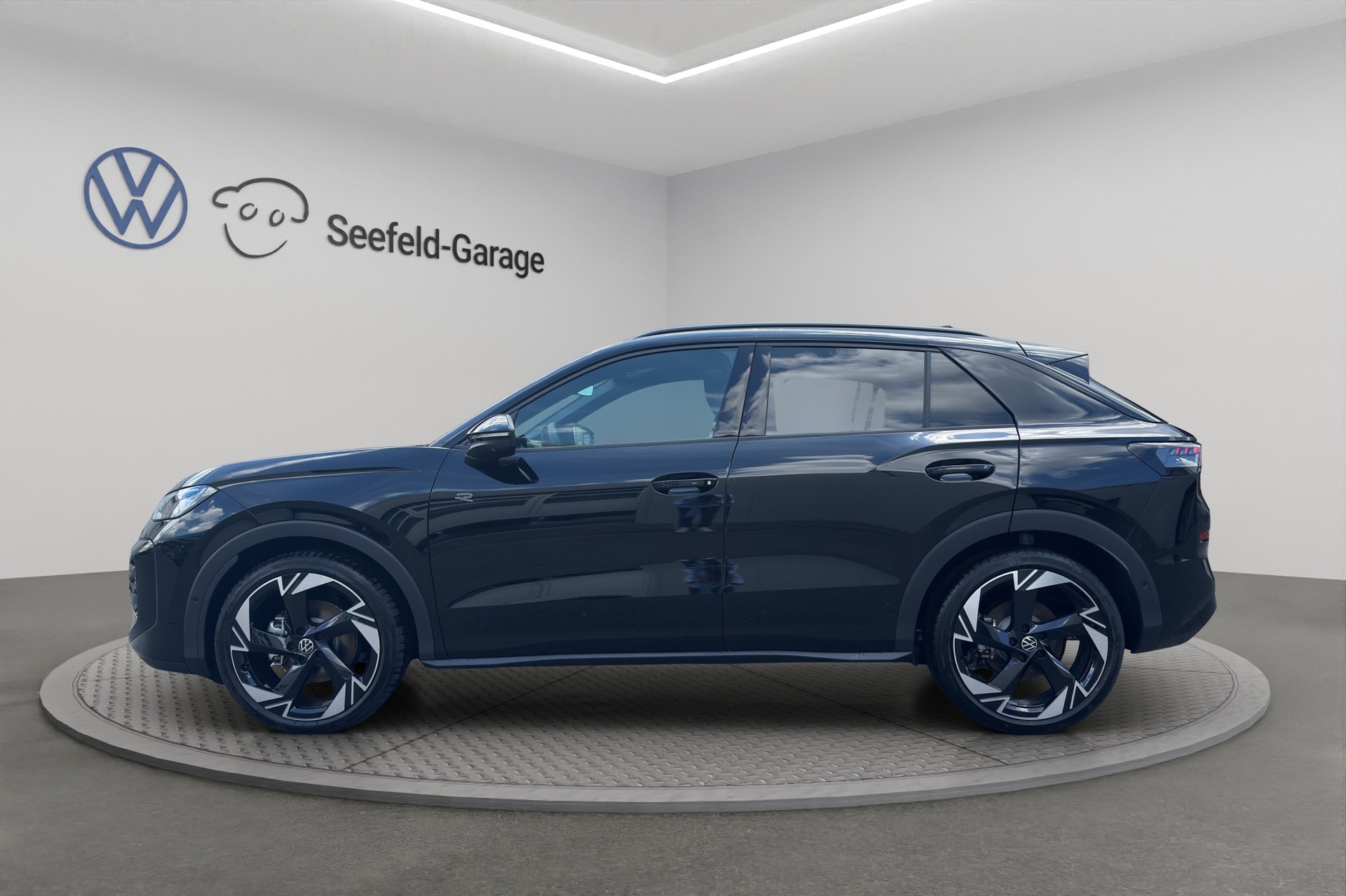 VW T-Roc 1.5 eTSI mHEV R-Line DSG-image-2