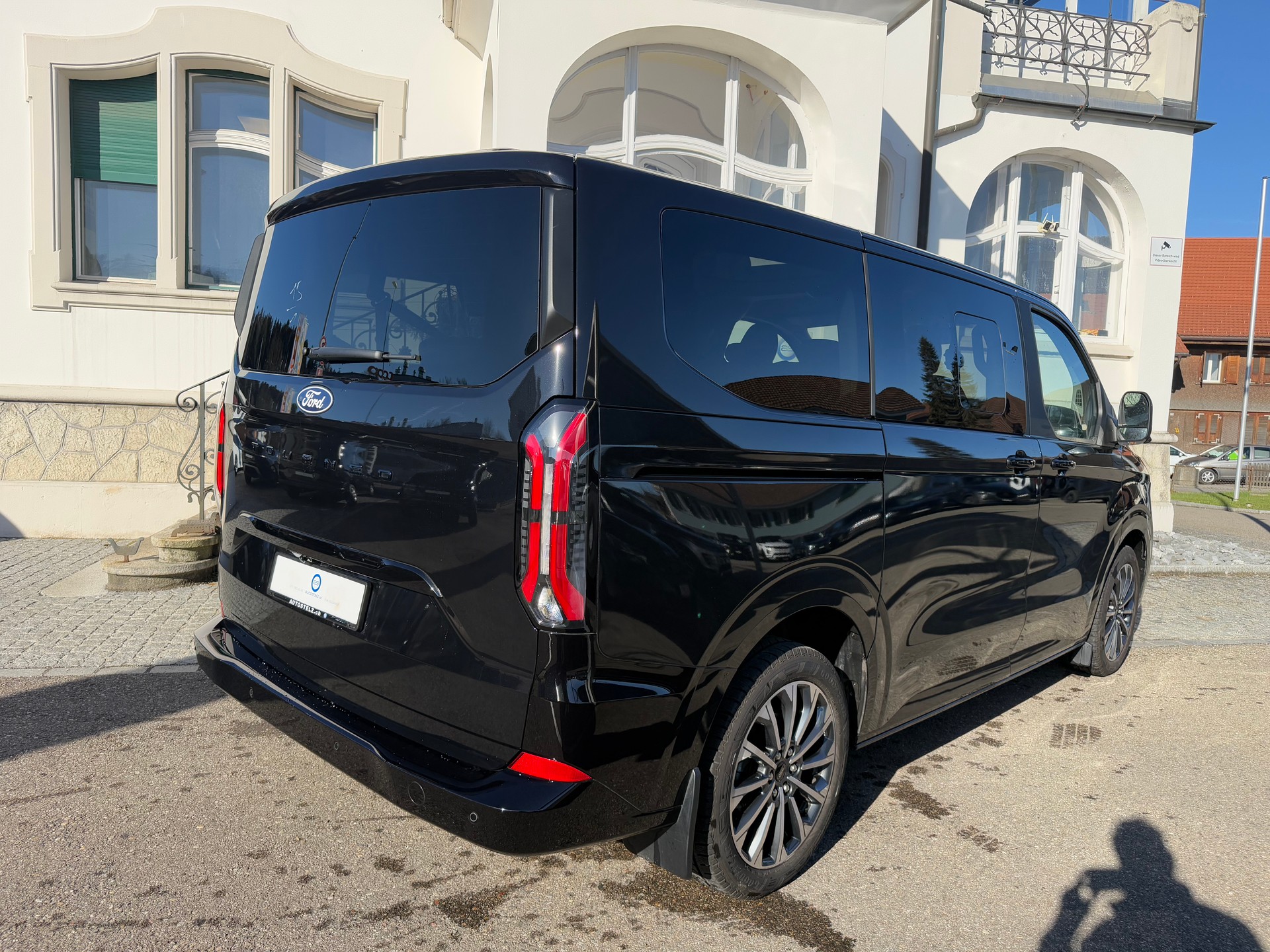 FORD Tourneo Bus 320 L1H1 TitaniumX Automat-image-4