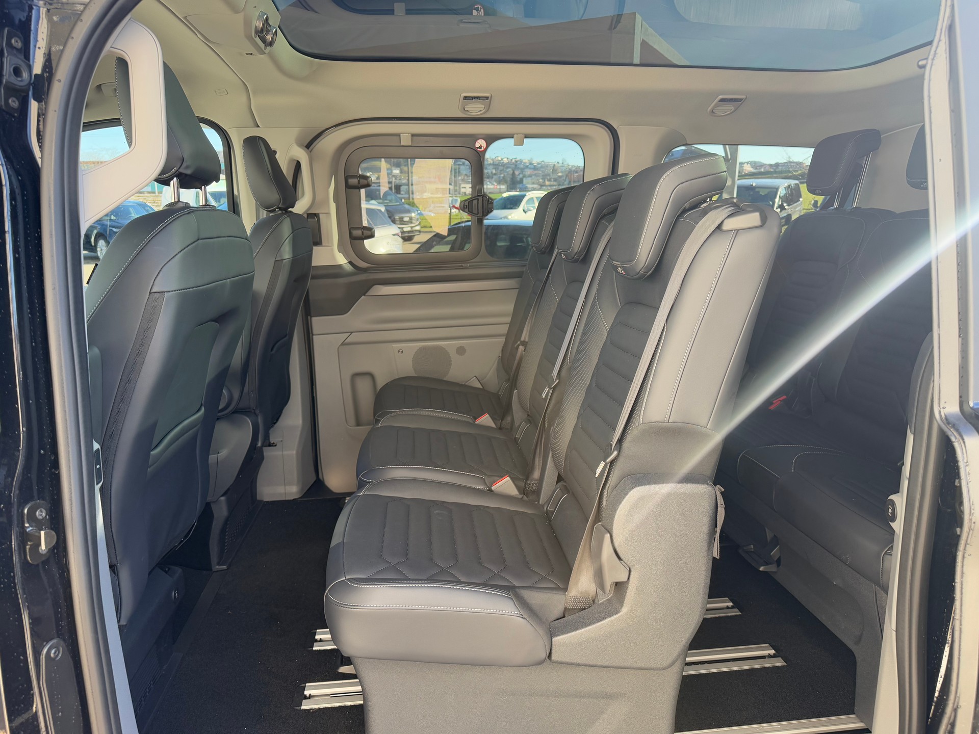 FORD Tourneo Bus 320 L1H1 TitaniumX Automat-image-6