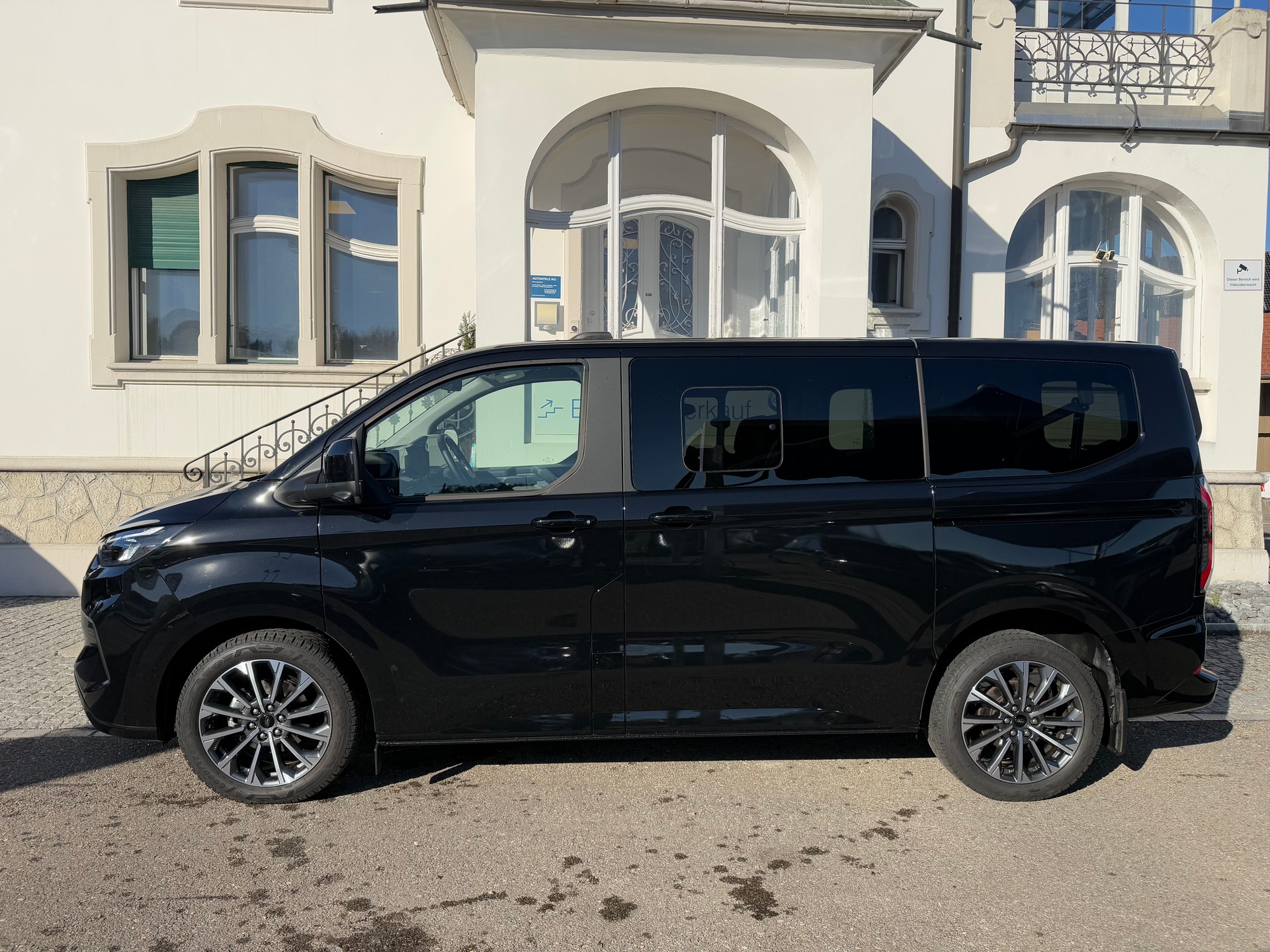 FORD Tourneo Bus 320 L1H1 TitaniumX Automat-showroom-element-2