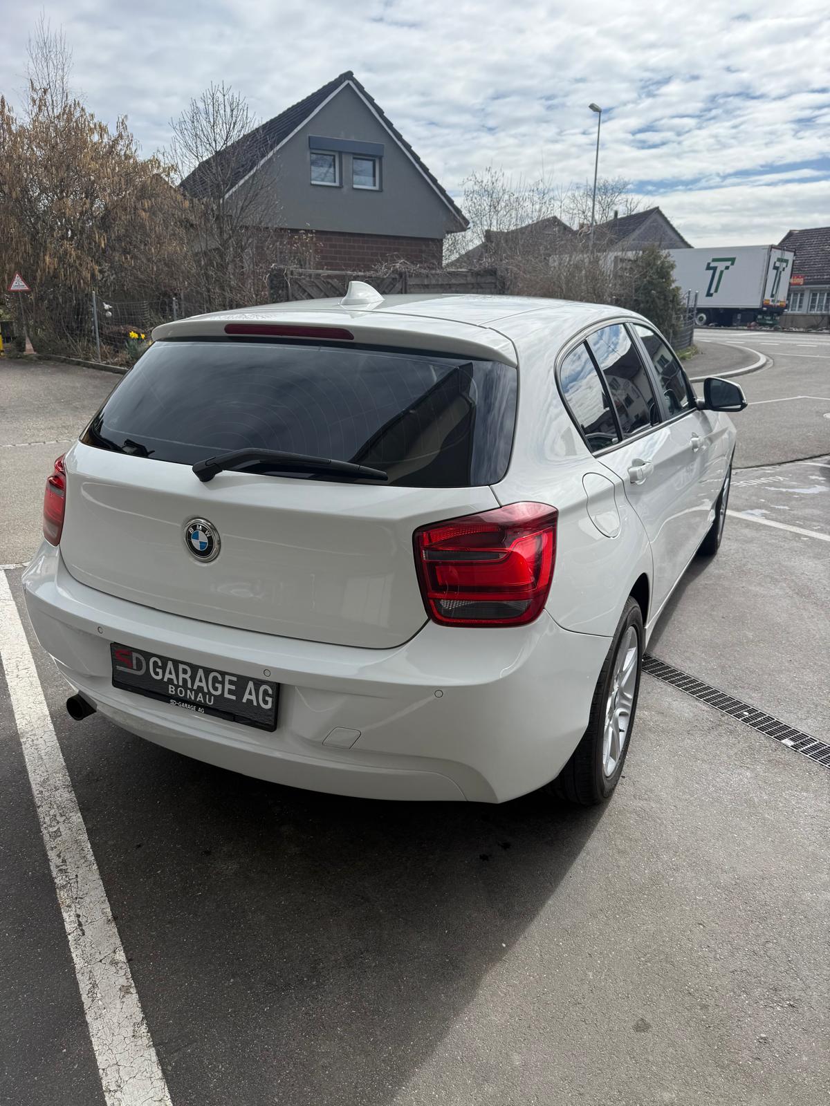 BMW 116i-image-5