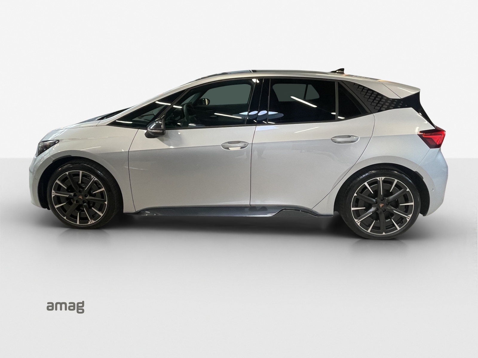 CUPRA Born 79 kWh e-Boost Adrenaline-image-1